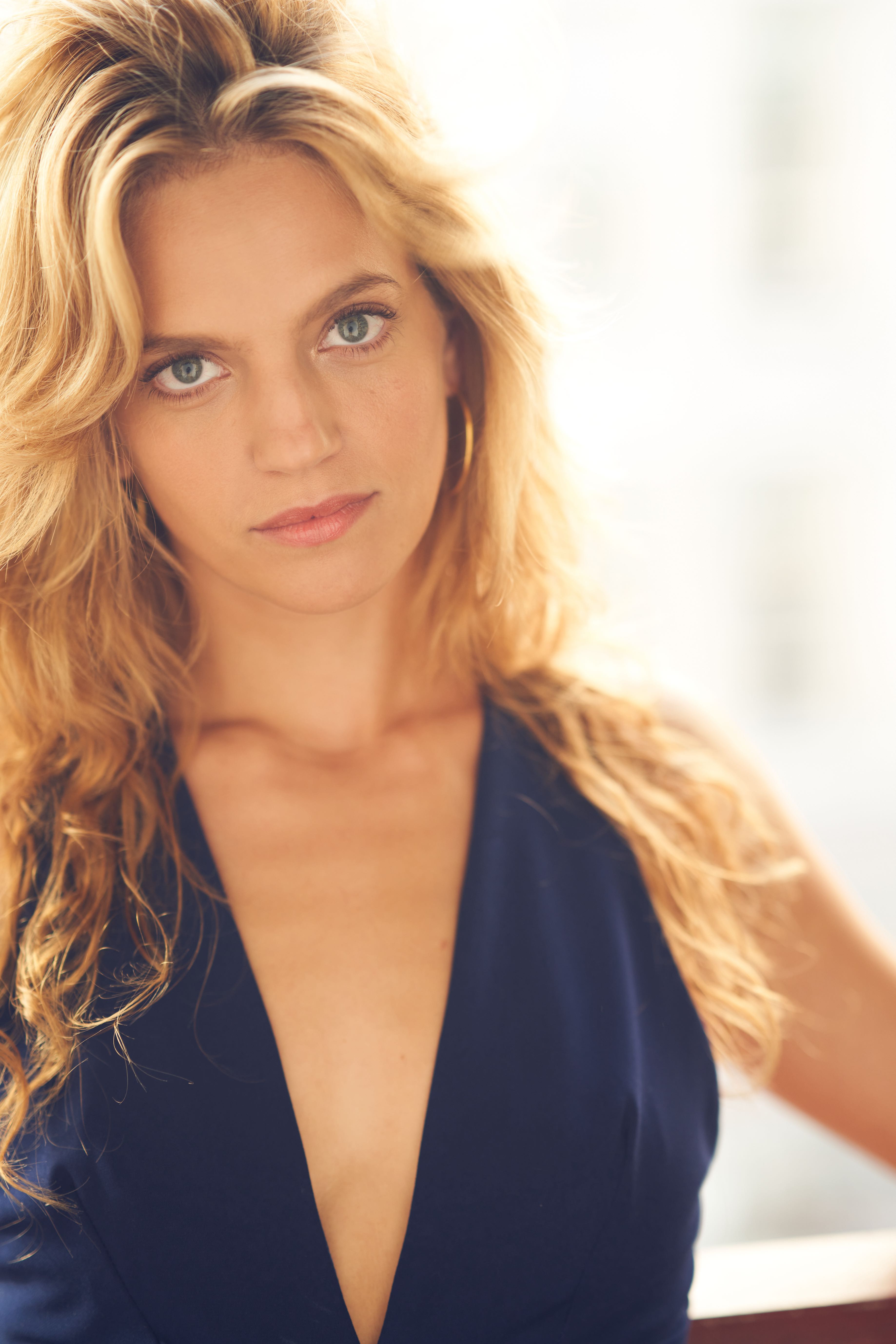 actor Sarah Harper large photo