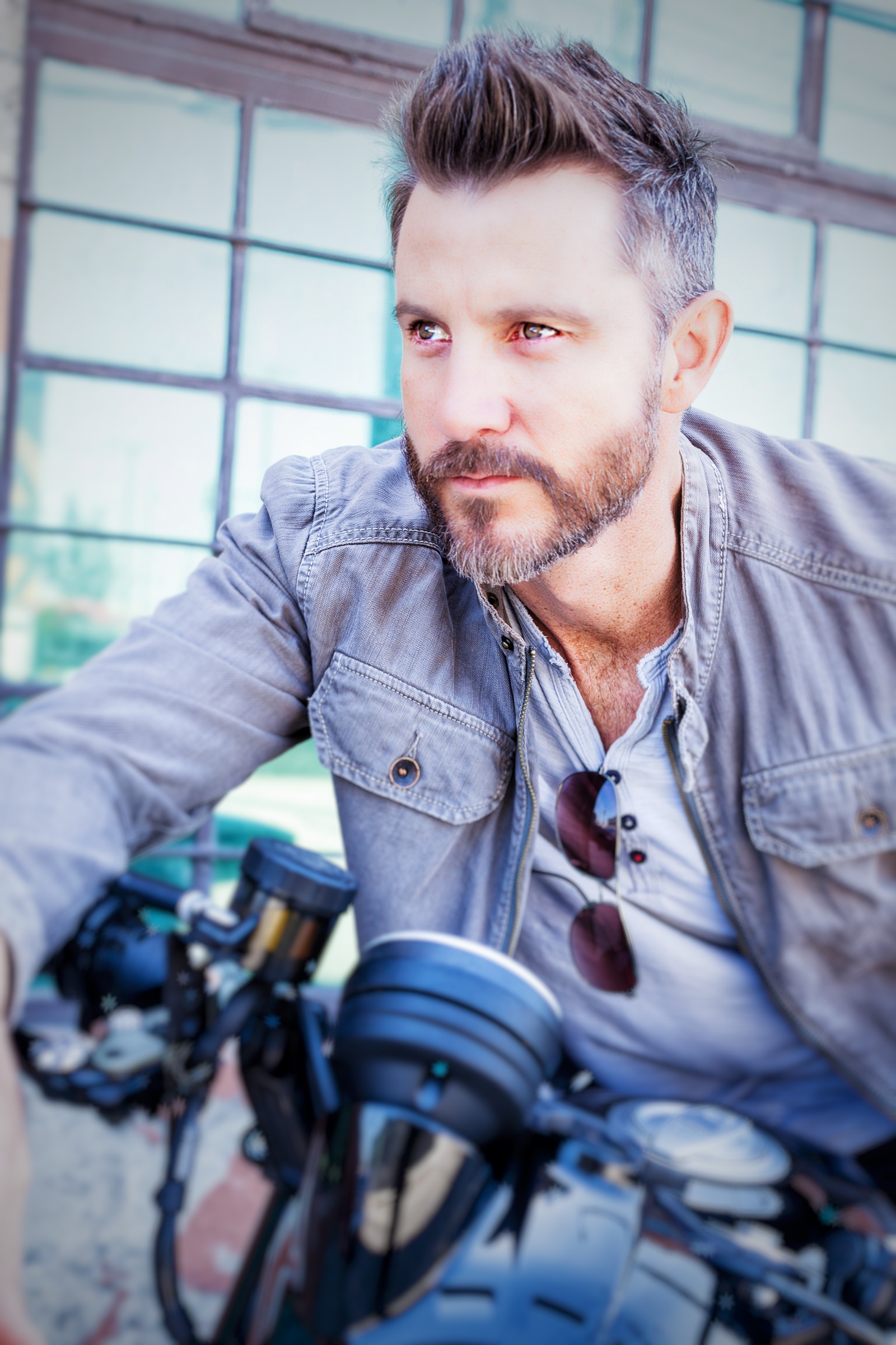 actor Chris Cleveland large photo