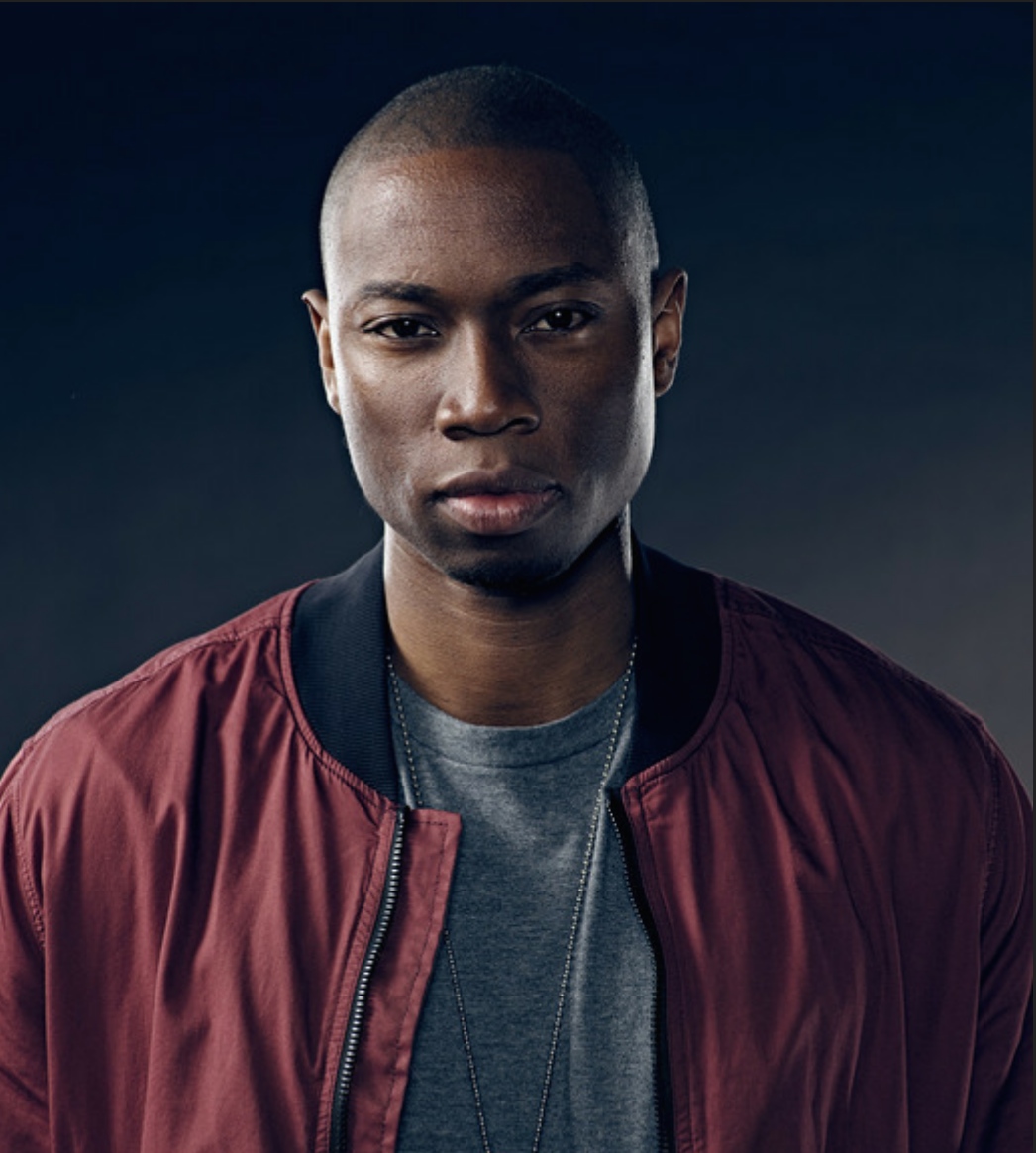 actor Robbie Jones large photo