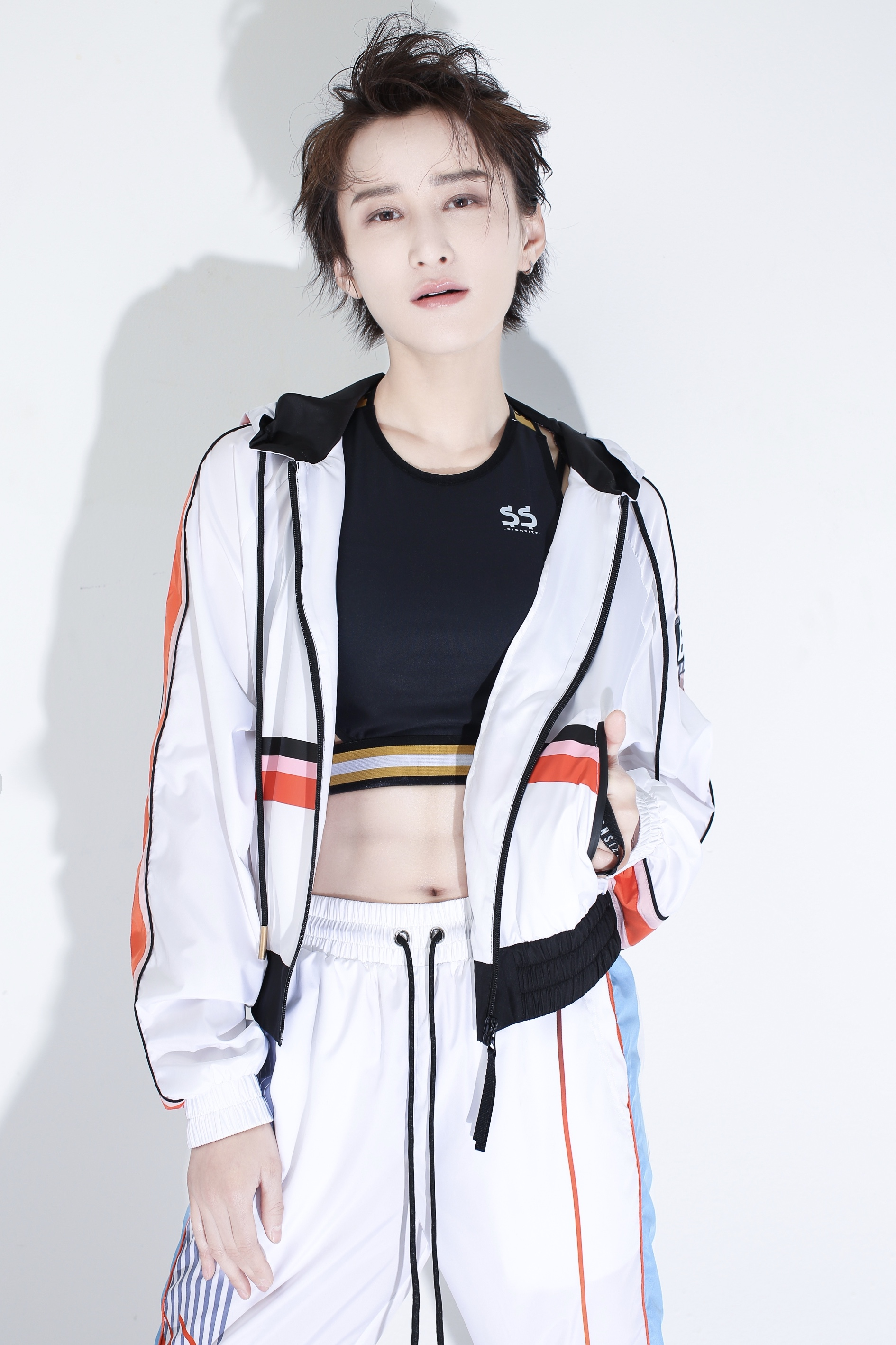 actor Luxia Jiang large photo