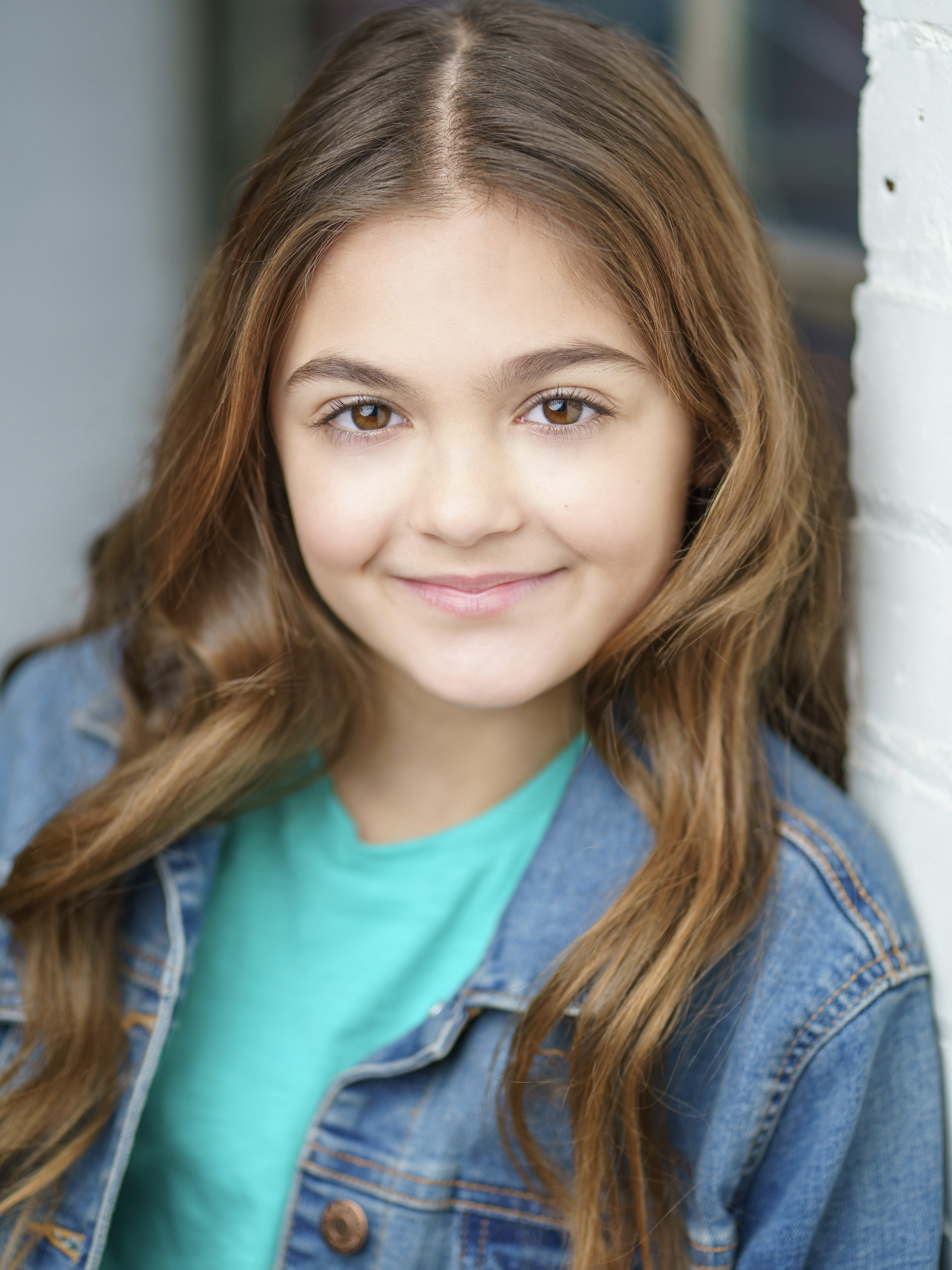 actor Alyssa Gervasi large photo