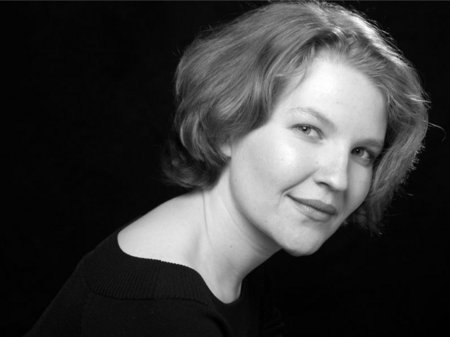 actor Sarah Constible large photo