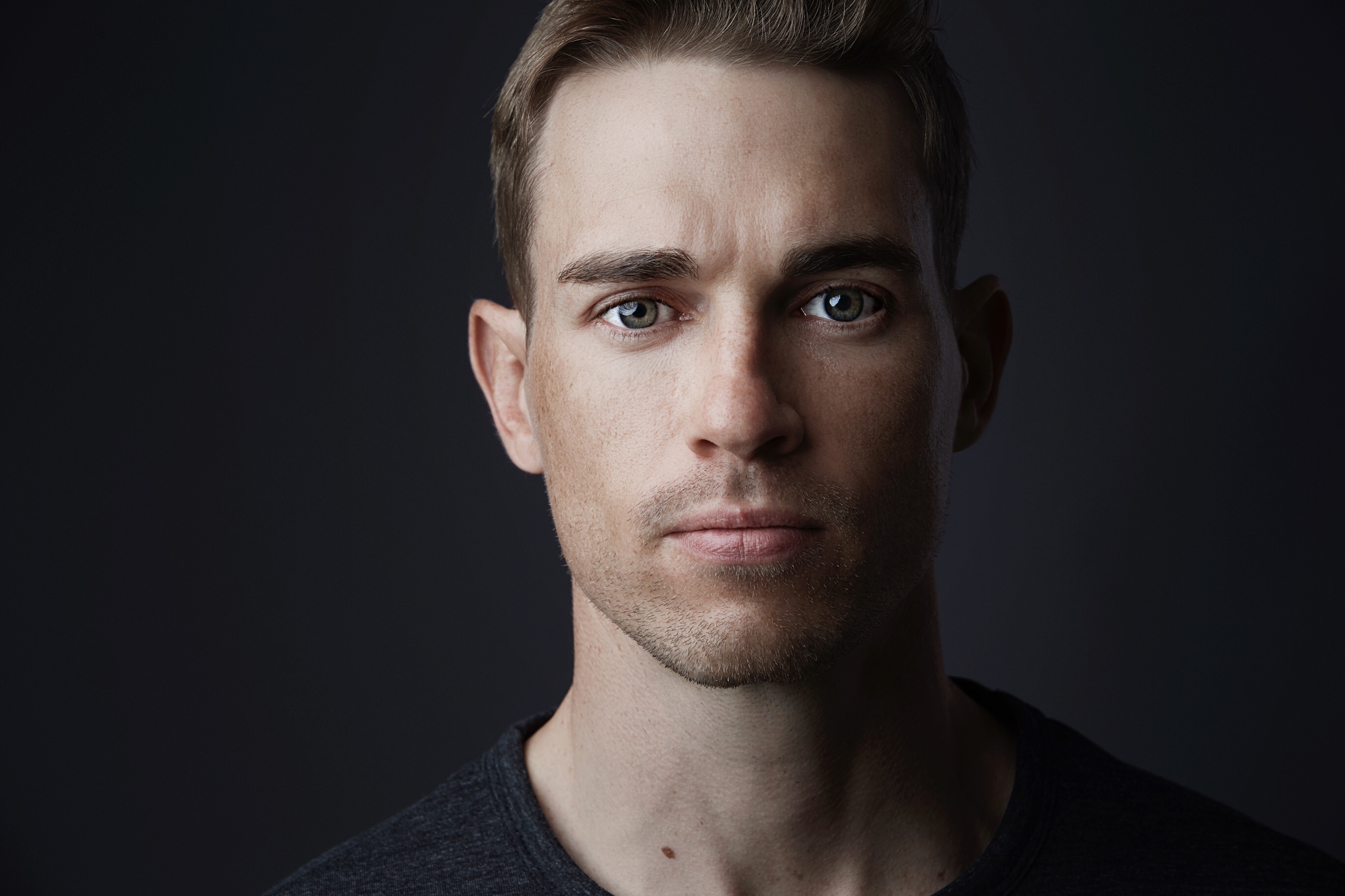 actor DeVille Vannik large photo