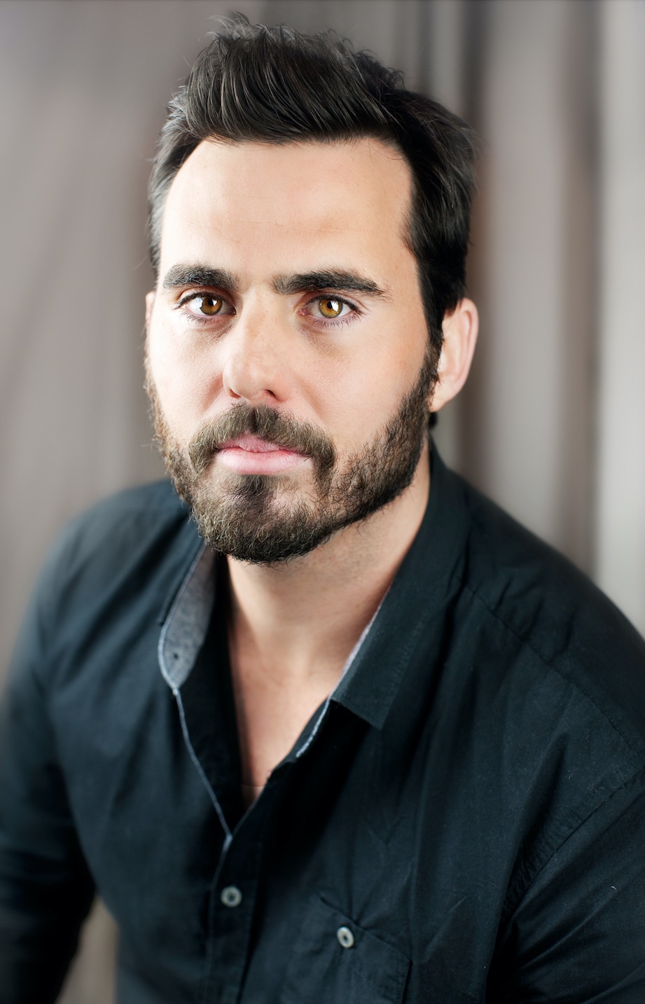 actor Jay Gallagher large photo