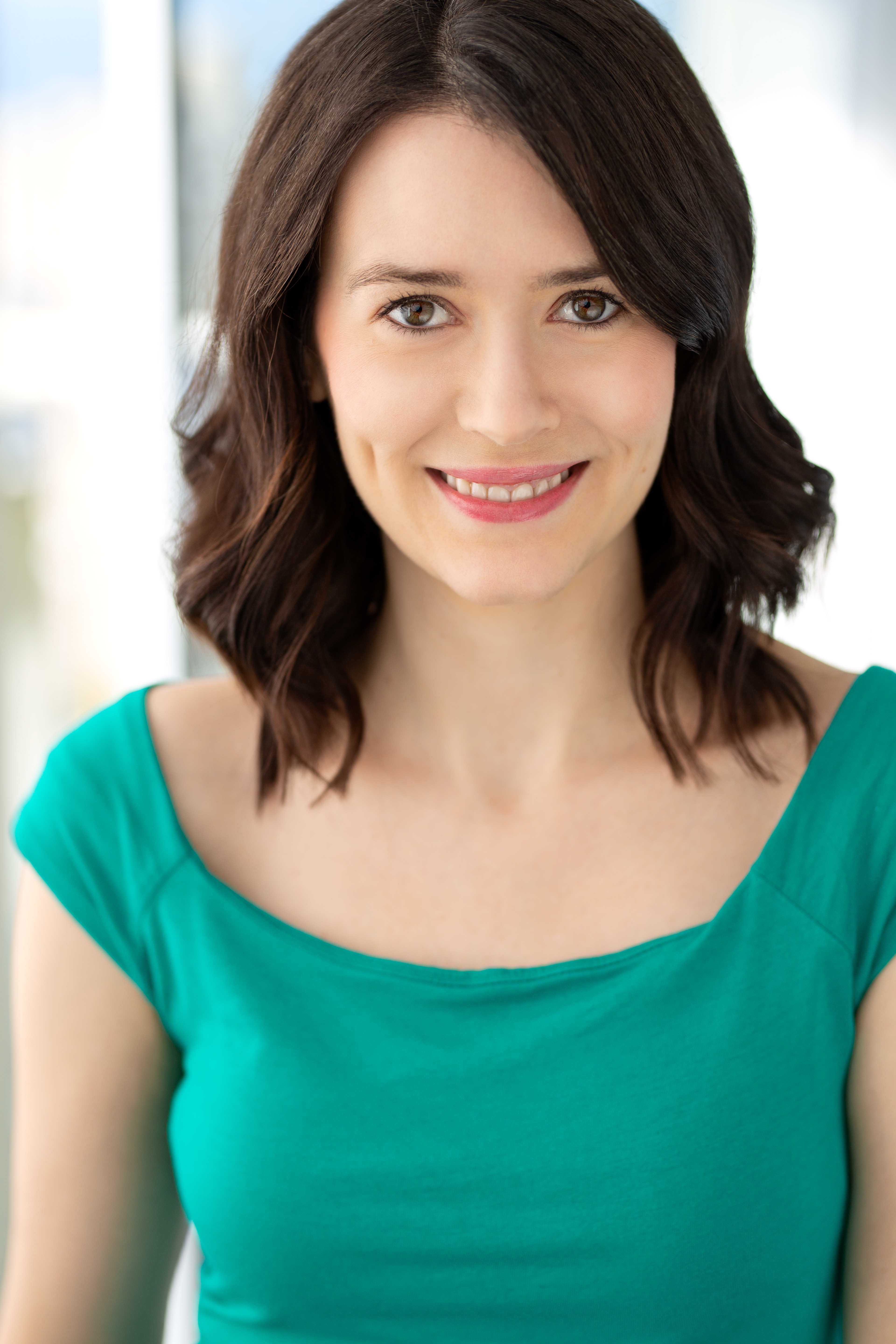 actor Laura Adkin large photo