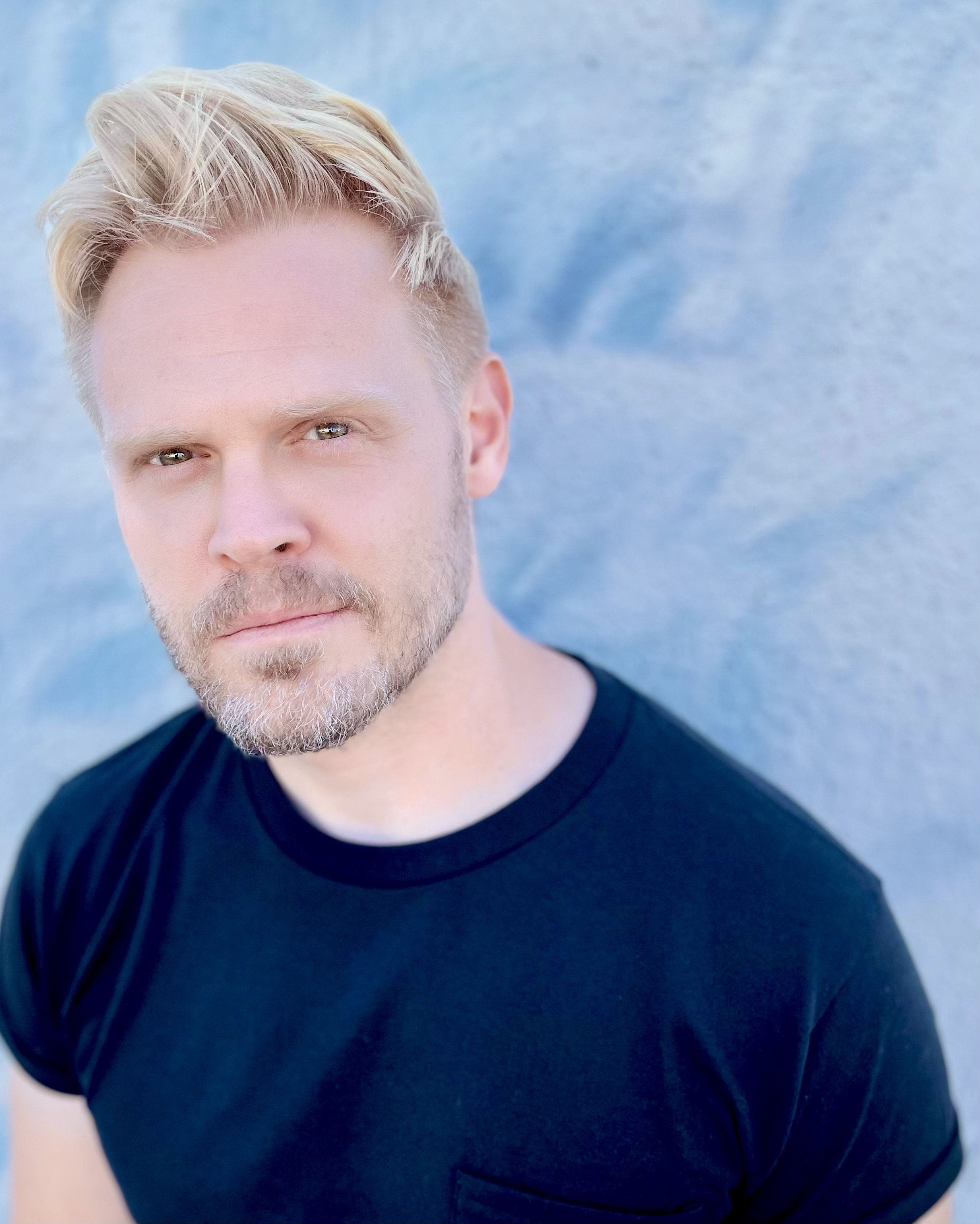 actor Tommy Walker large photo