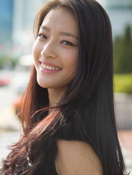 actor Yueting Lang large photo