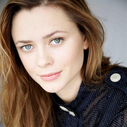 actor Maeve Dermody large photo