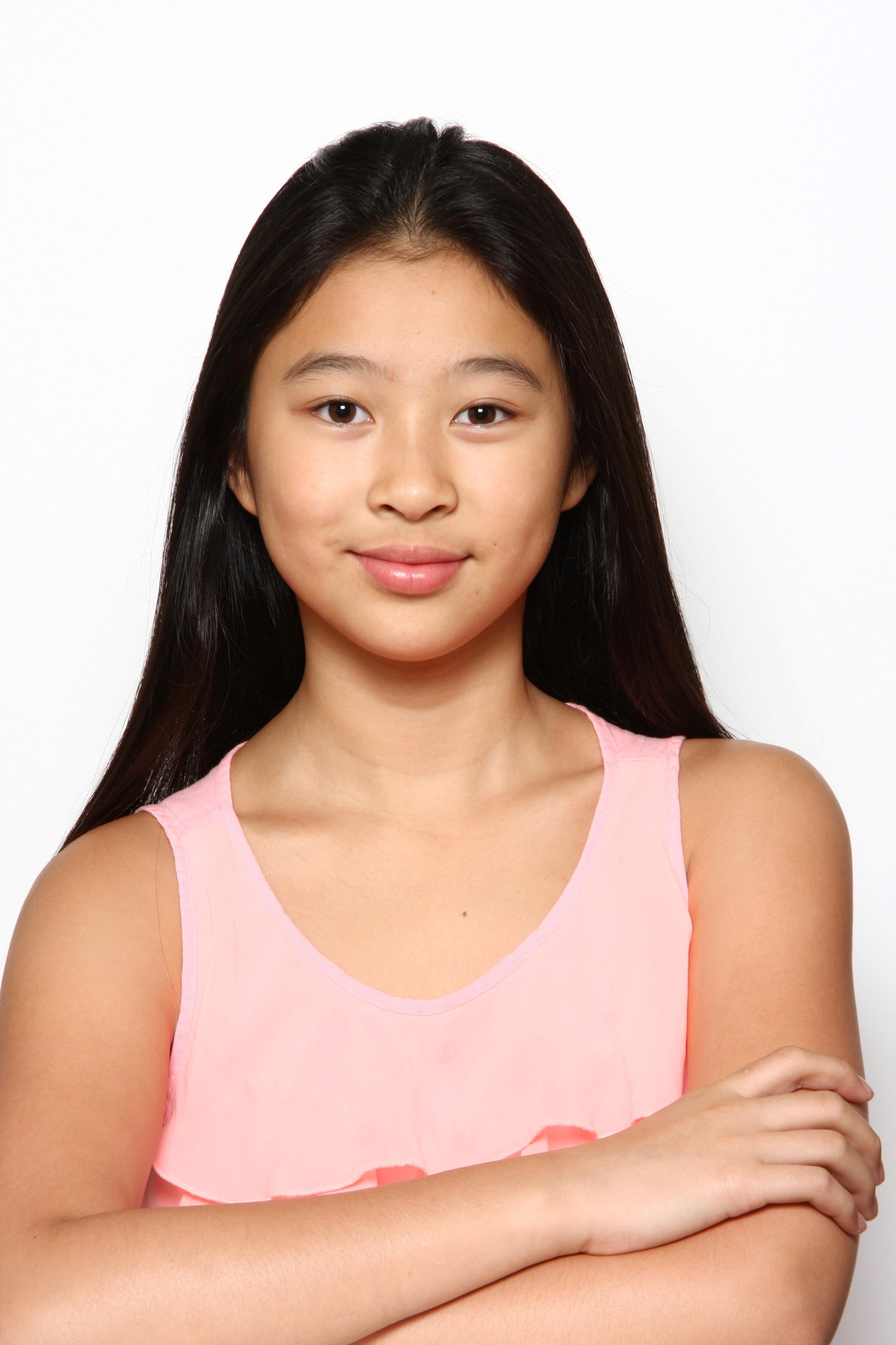 actor Lori Phun large photo