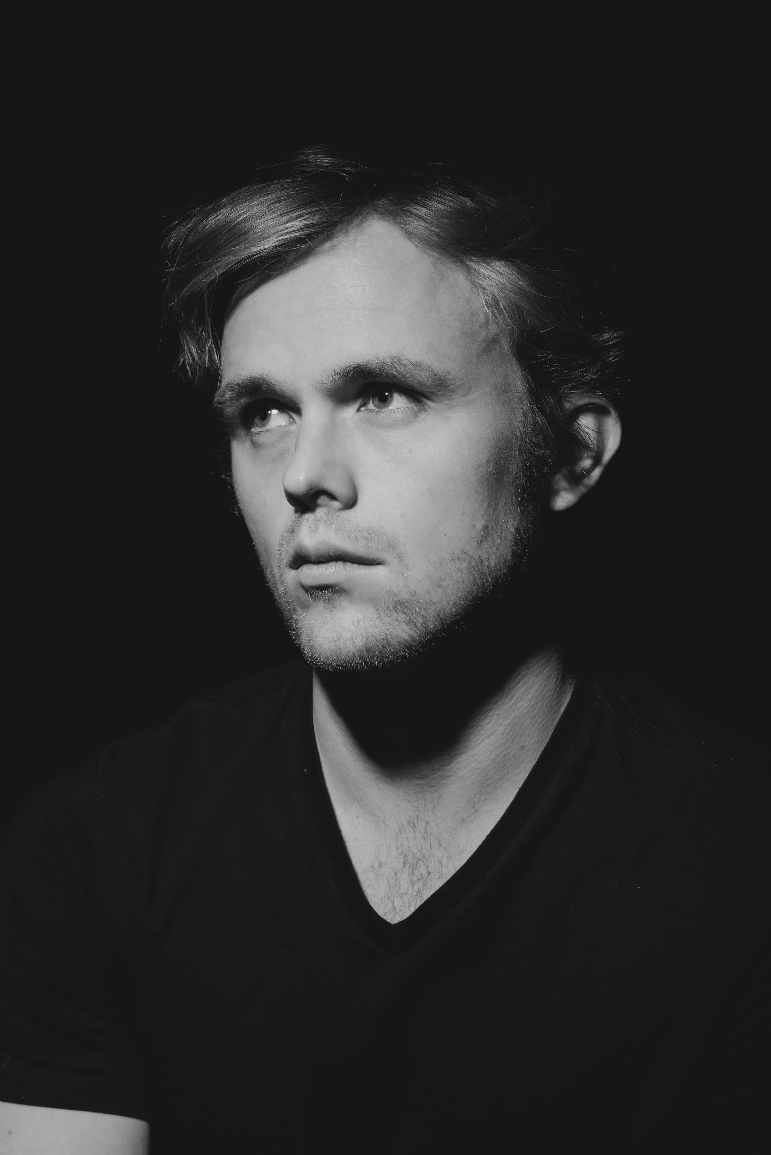 actor Cameron Scott large photo