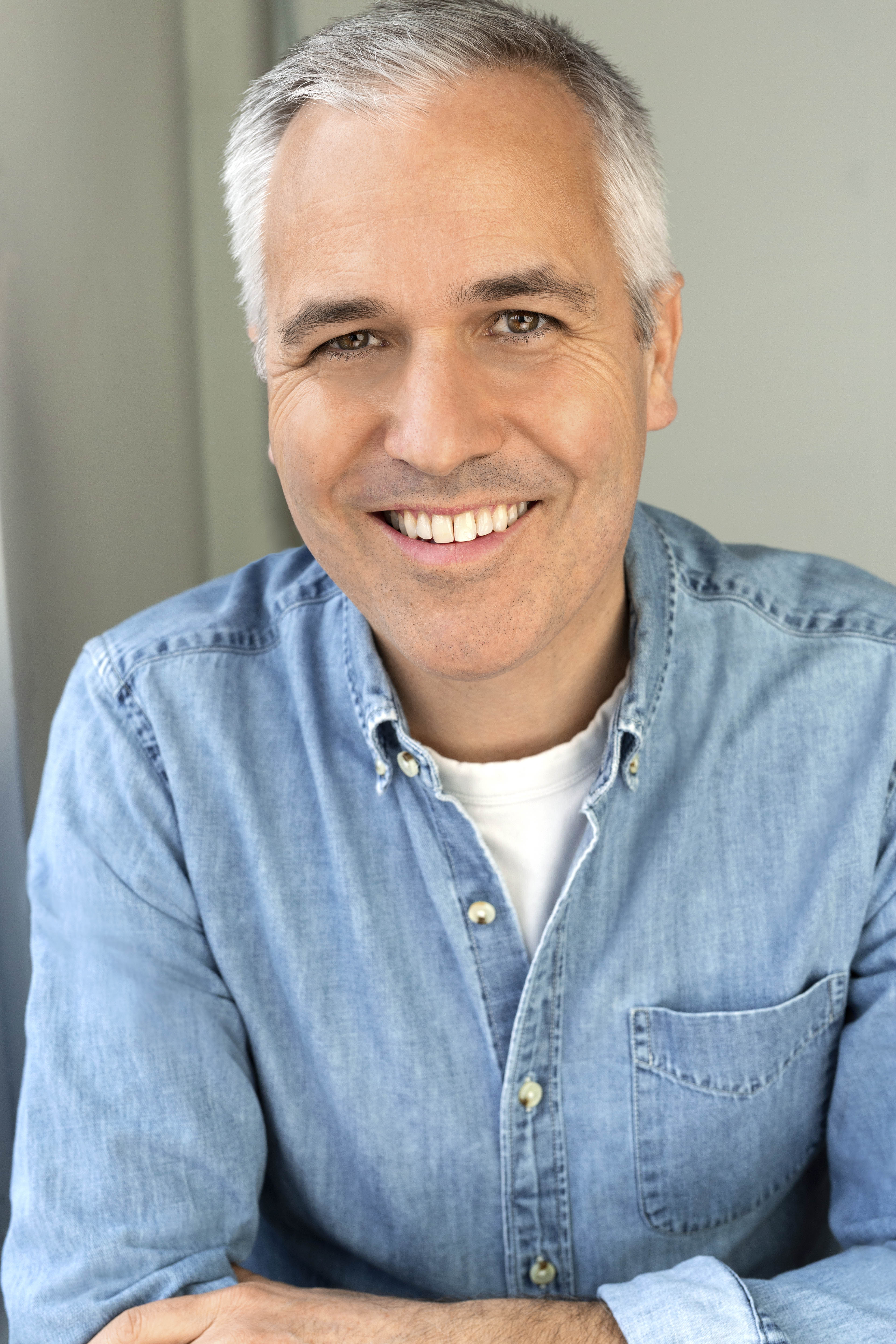 actor Michael Meneer large photo