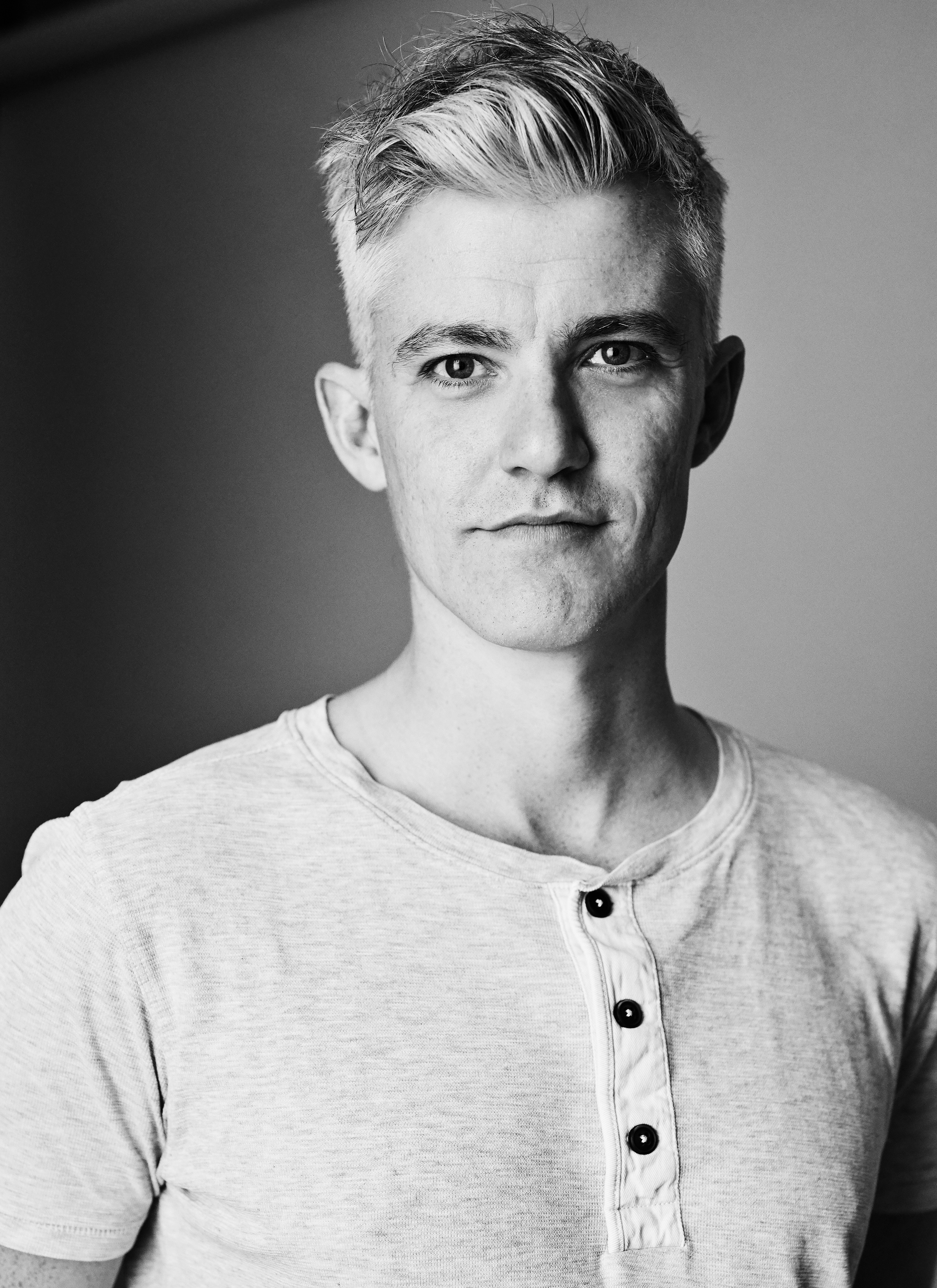 actor James Groom large photo