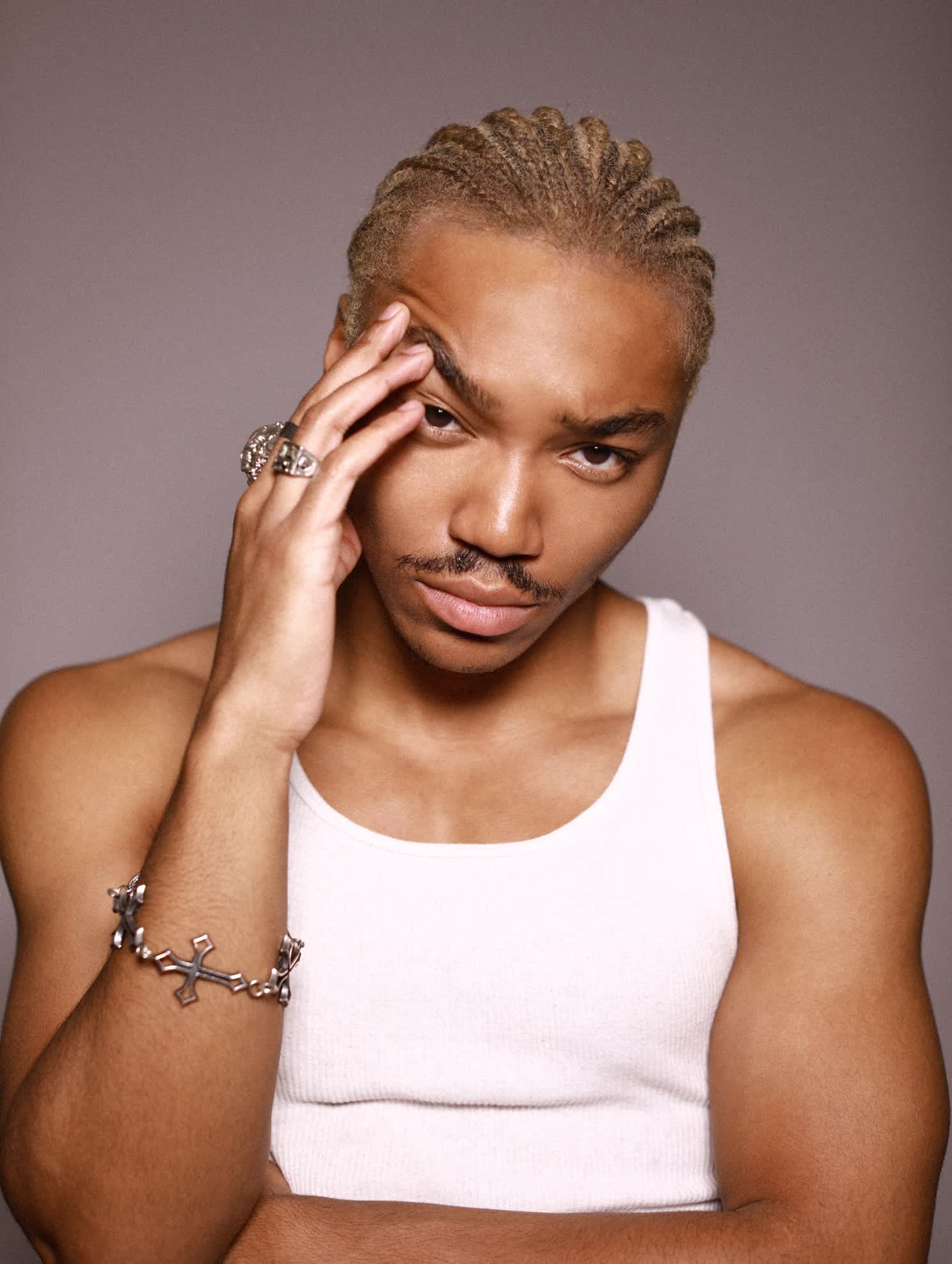 actor Josh Levi large photo