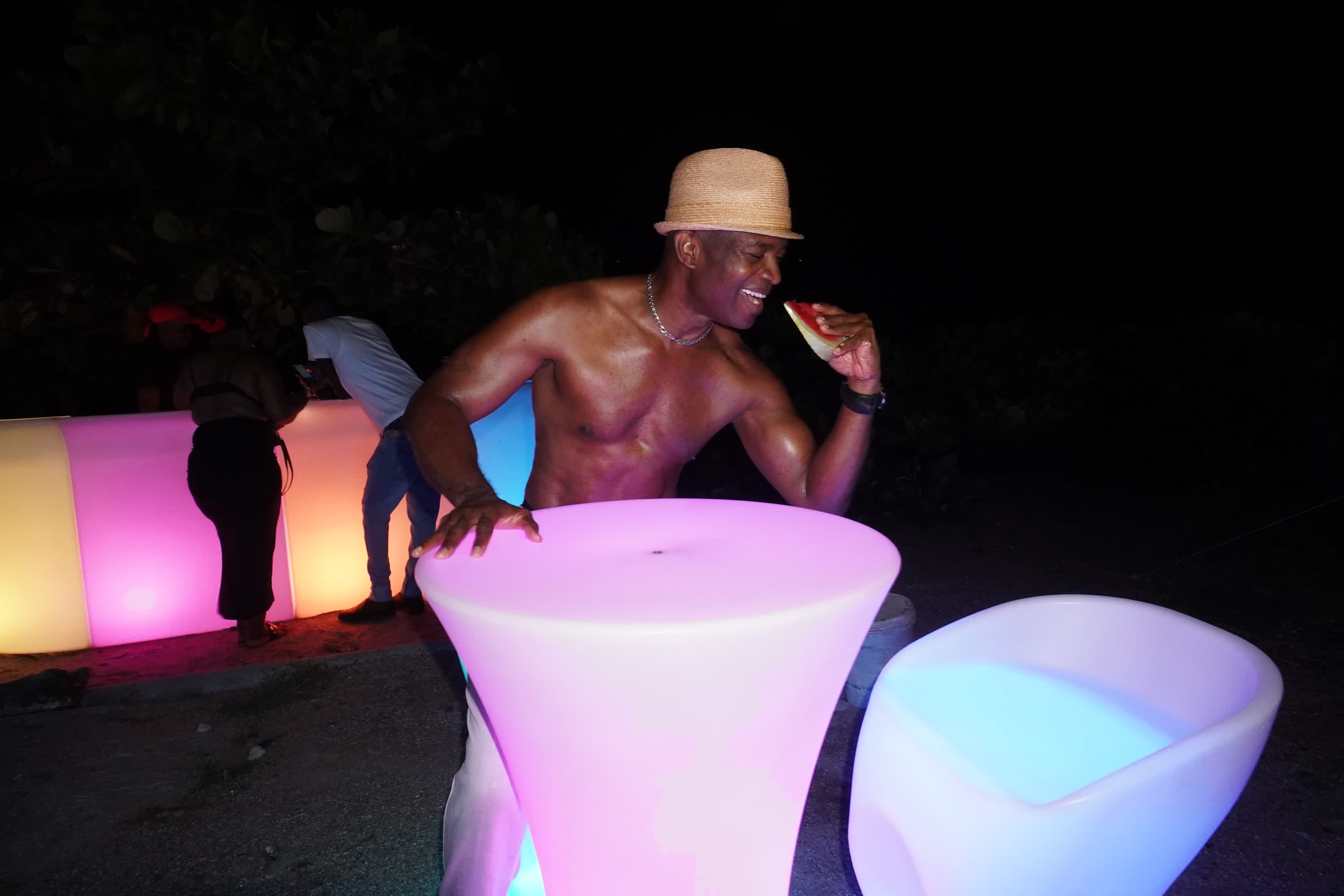 actor Courtney Noel large photo