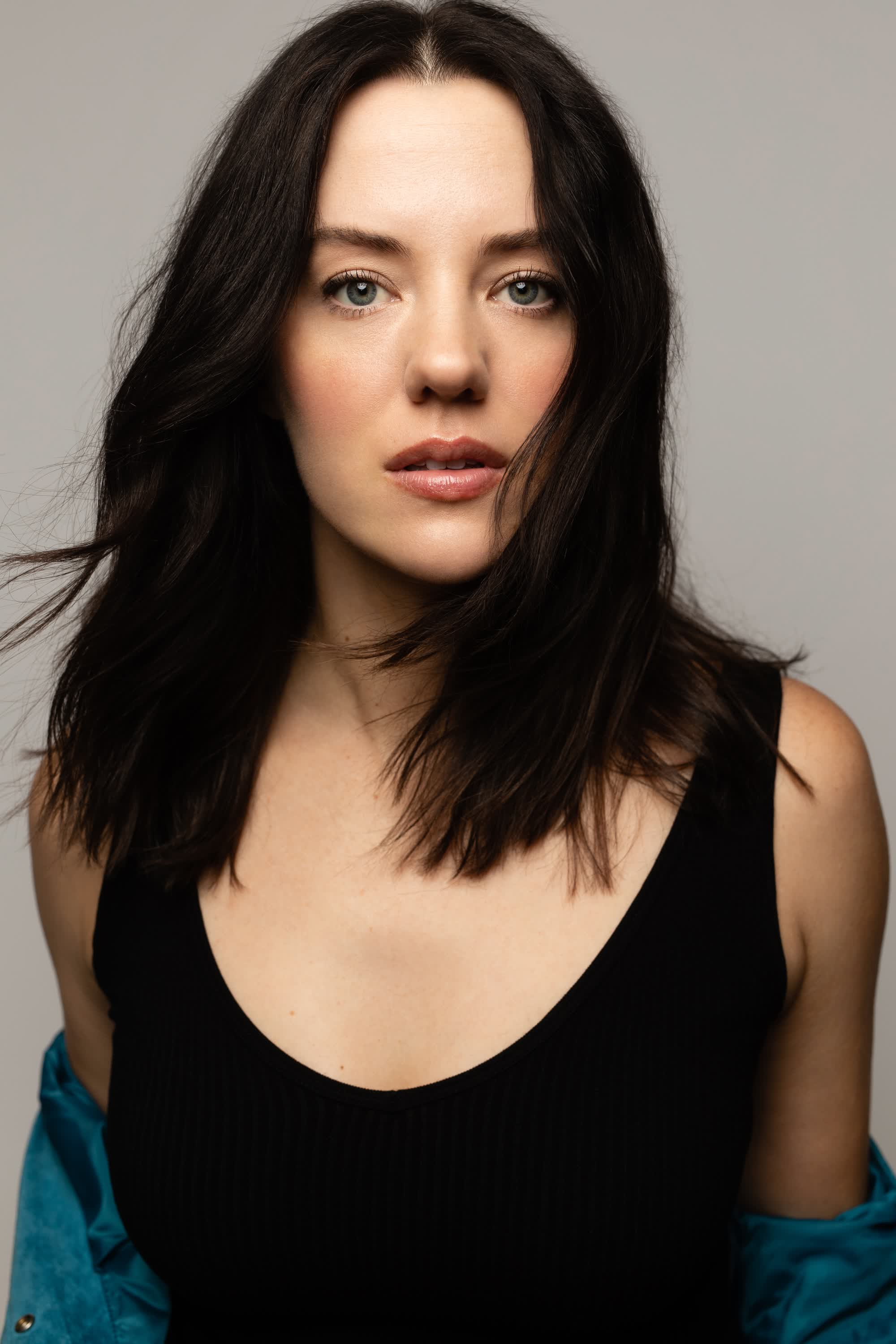 actor Malone Thomas large photo