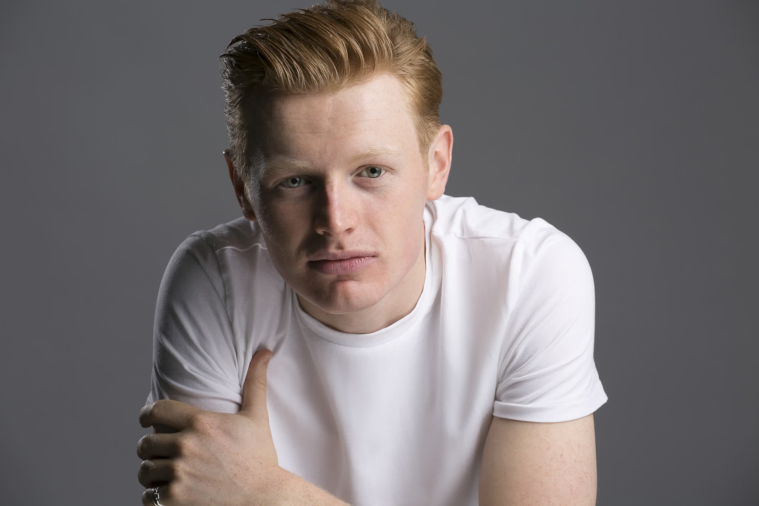 actor Ian Kenny large photo