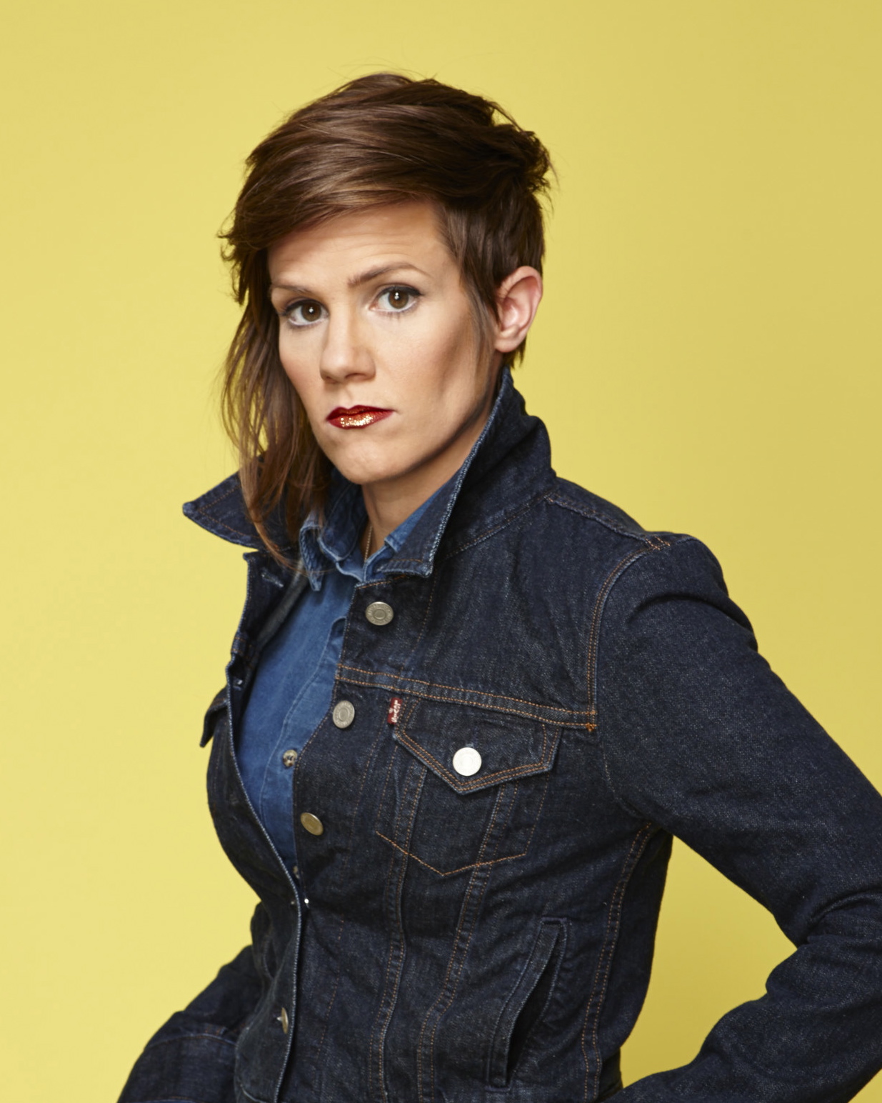 actor Cameron Esposito large photo