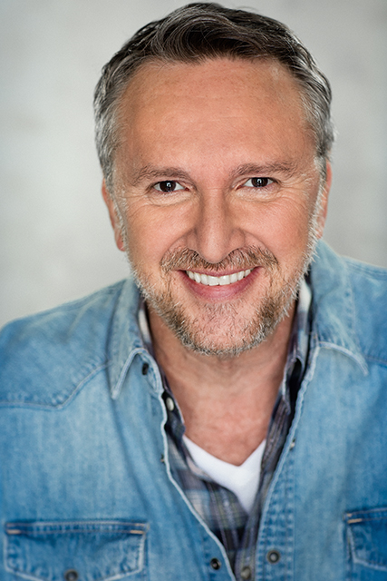 actor Holland Hayes large photo