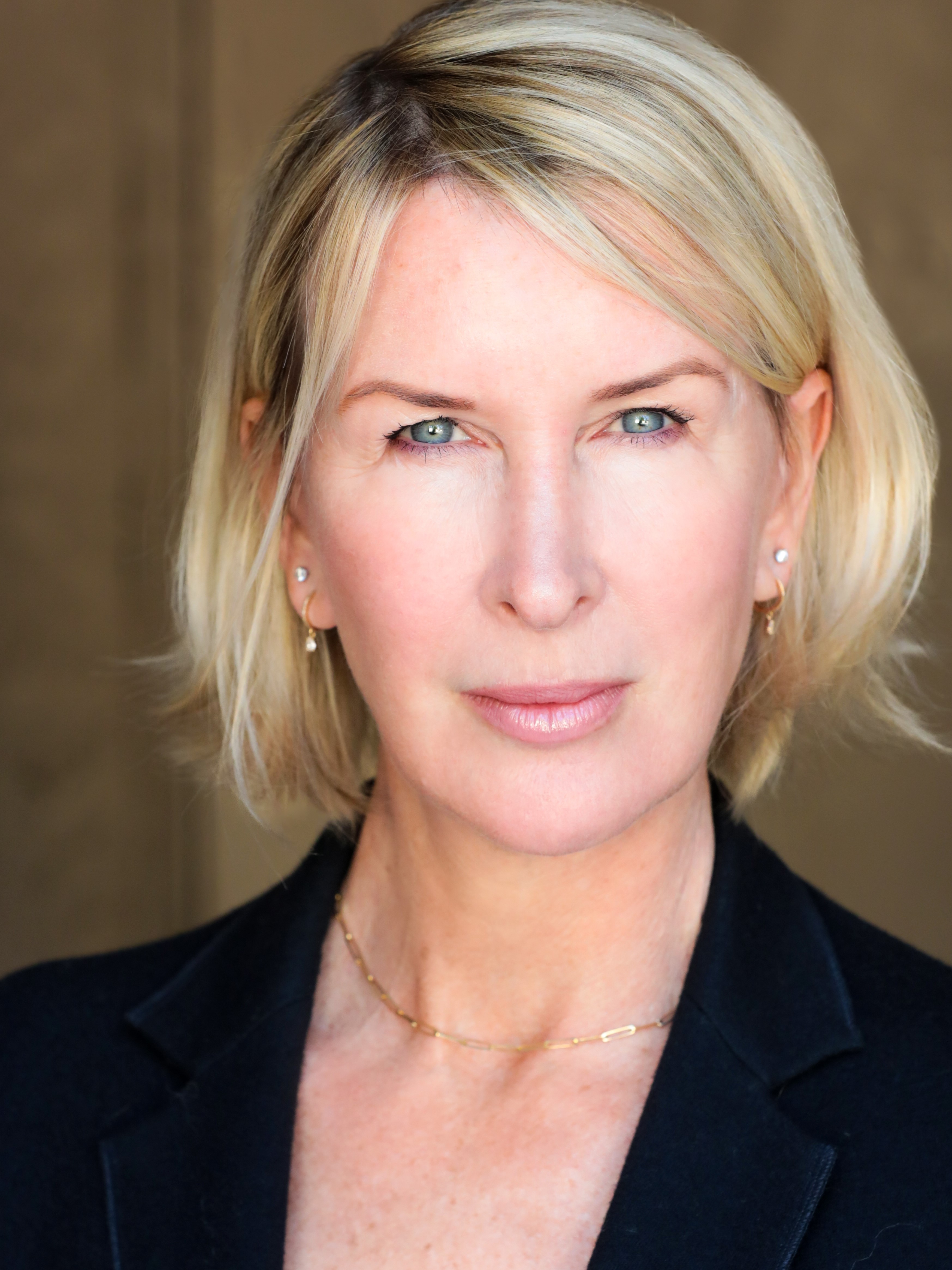 actor Kelly Hancock large photo