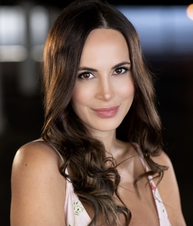 actor Alana de Freitas large photo