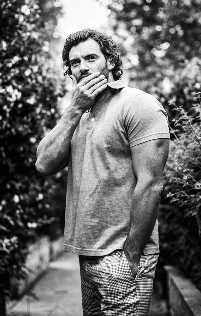 actor Stuart Martin large photo