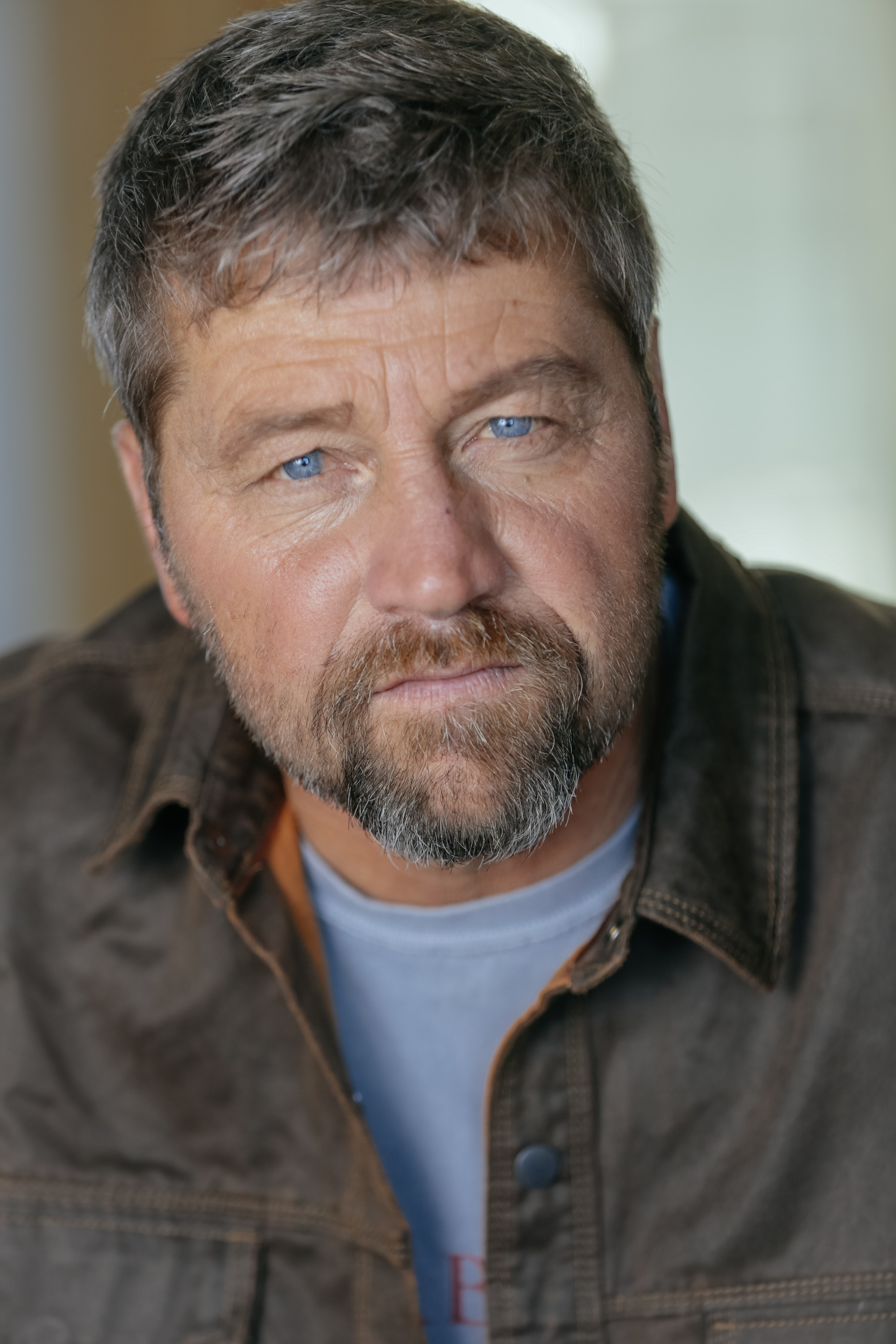 actor Chris Mullinax large photo