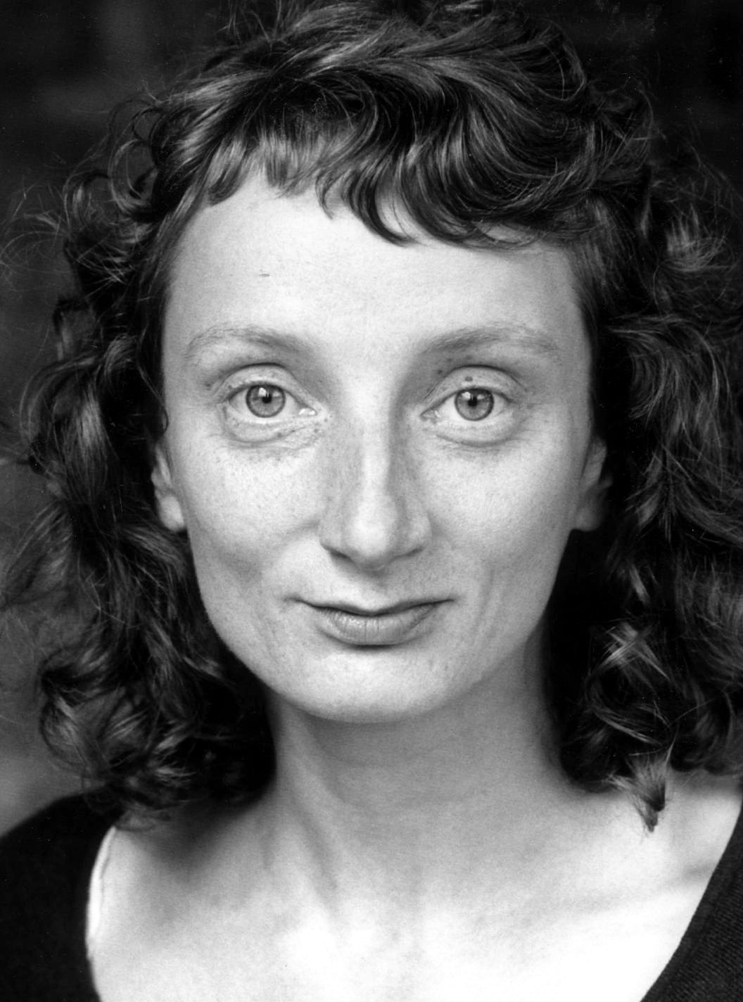 actor Amanda Lawrence large photo