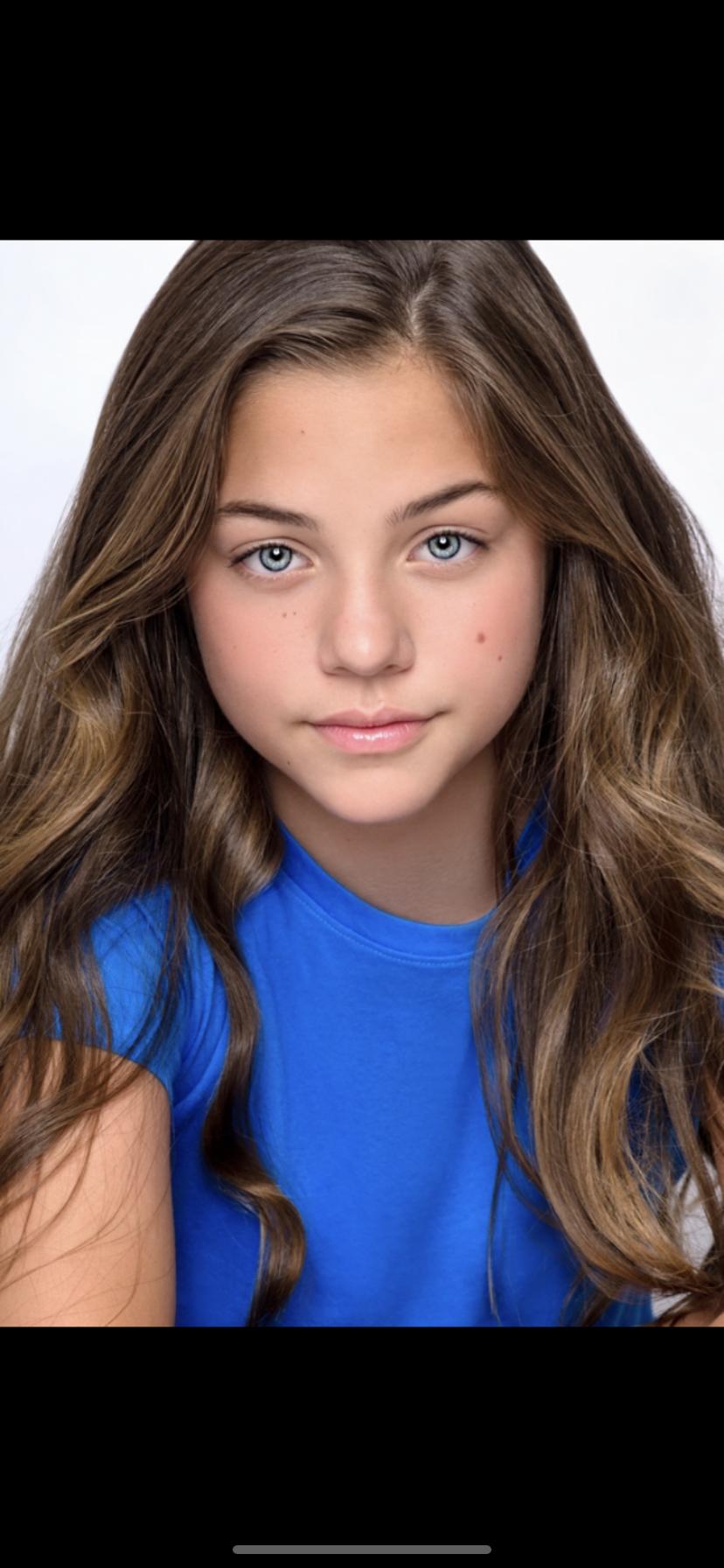 actor Aria Walters large photo