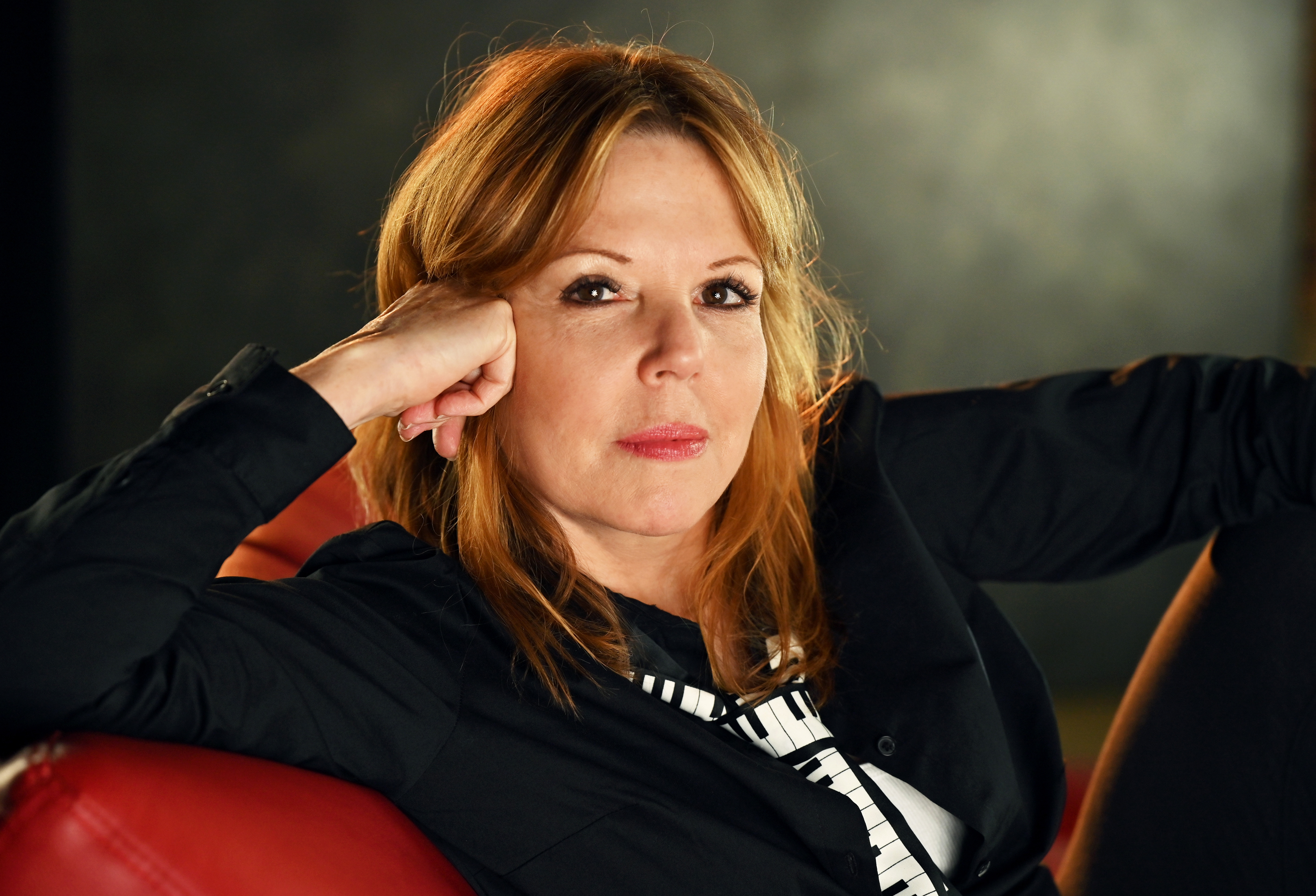 actor Julie Dolan large photo