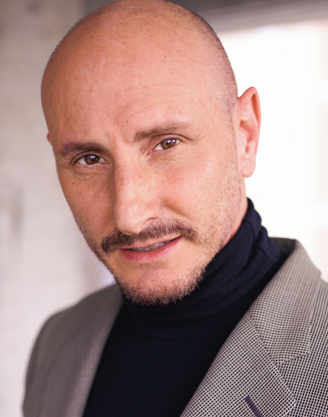 actor John Fava large photo