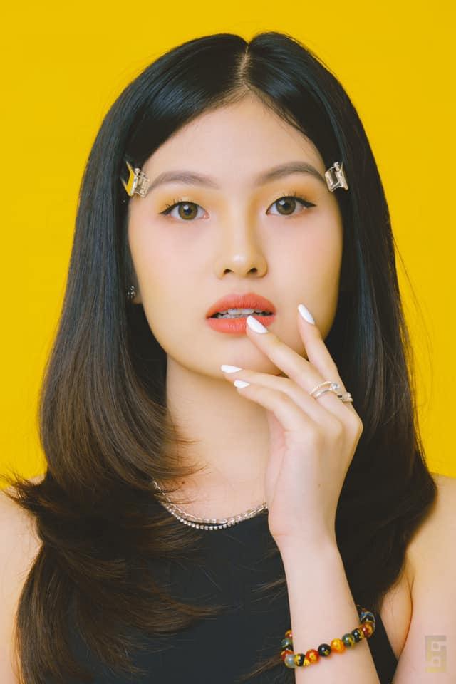 actor Sela Guia large photo