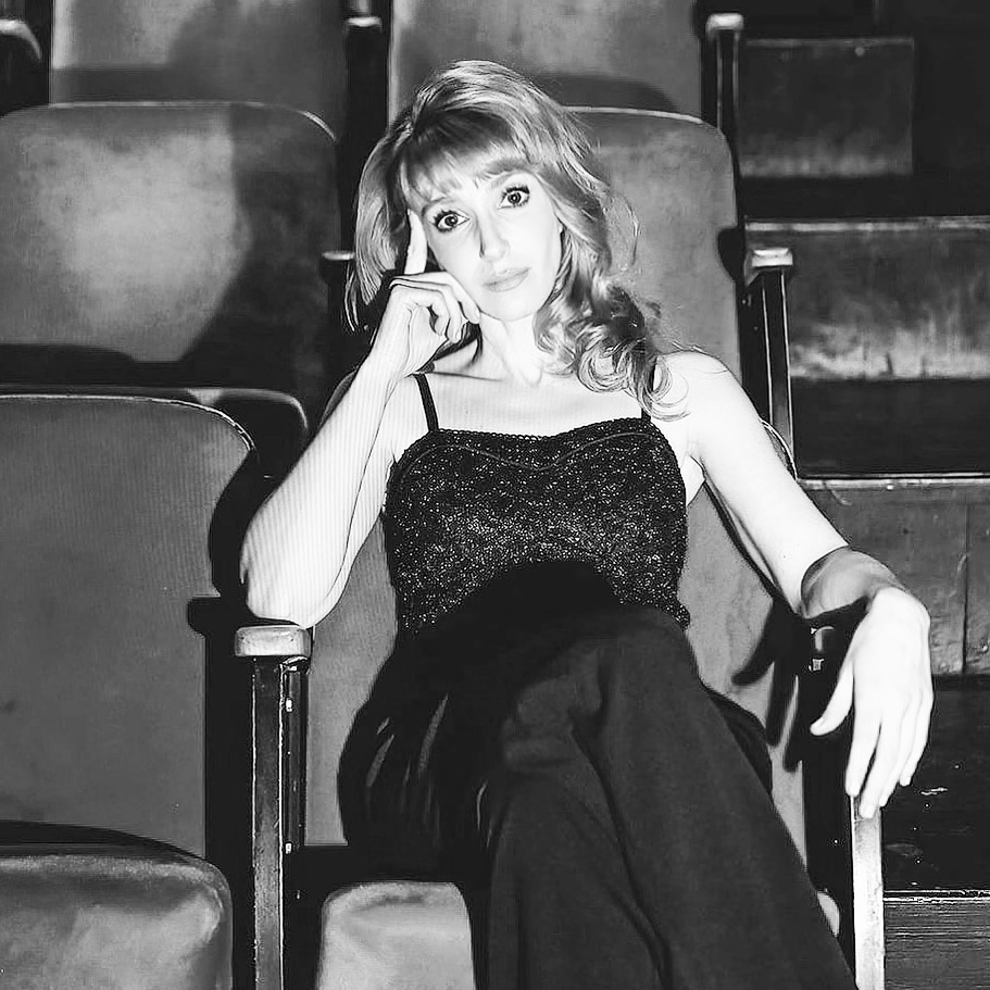 actor Gwen Hollander large photo