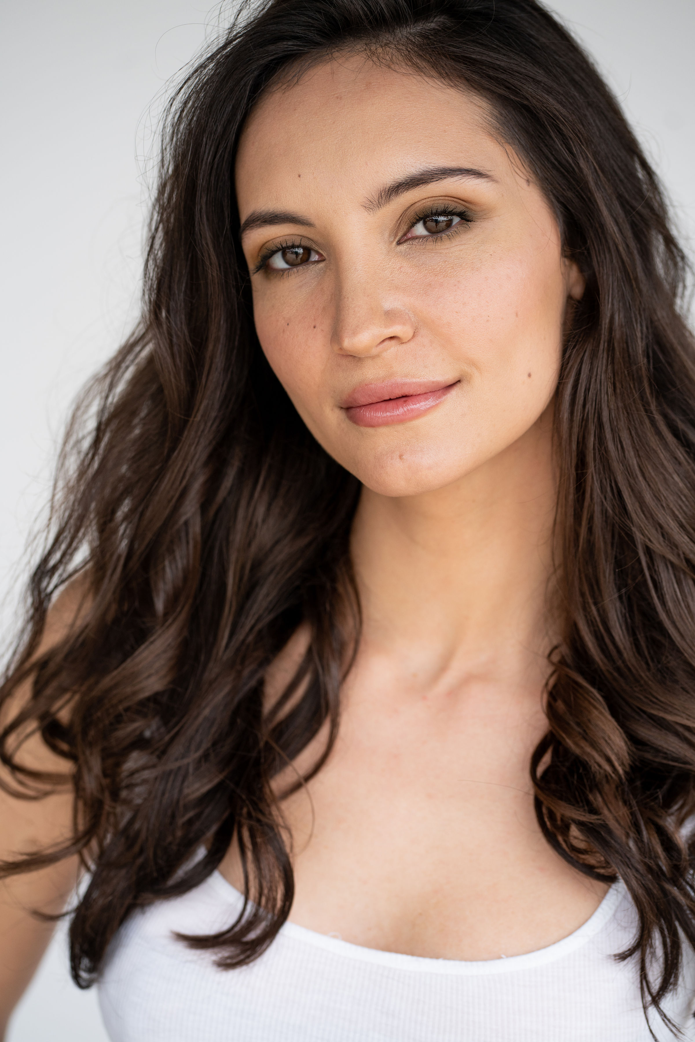 actor Samantha Robinson large photo