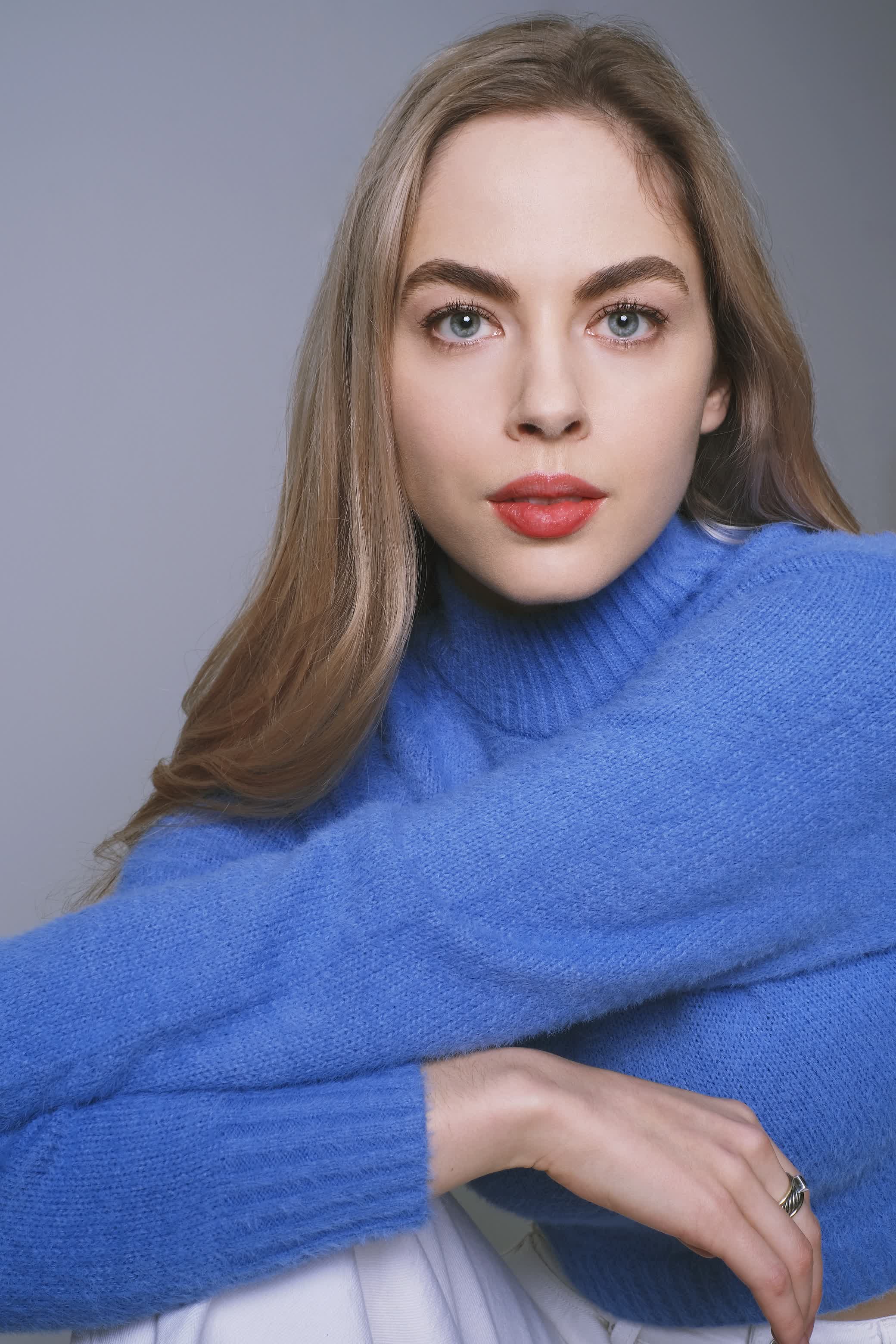 actor Sarah Dugdale large photo