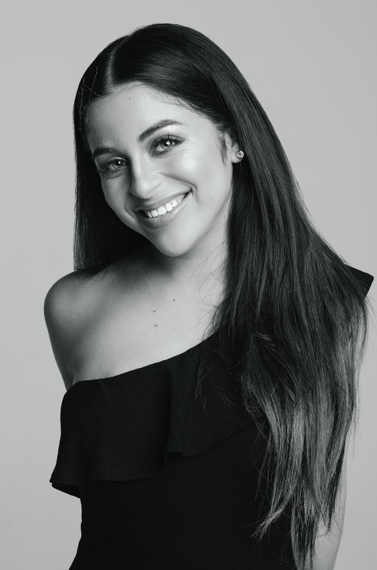 actor Ariel Martin large photo