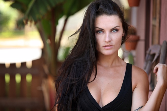 actor Jennifer Wenger large photo