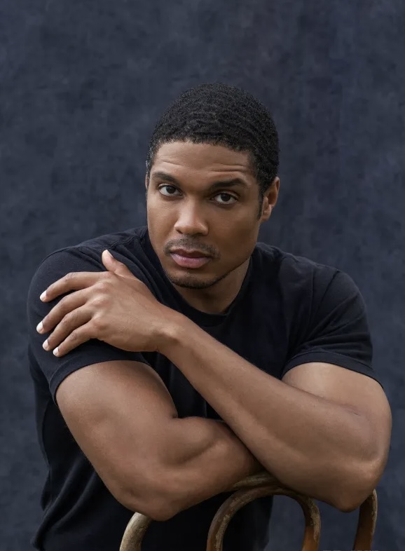 actor Ray Fisher large photo