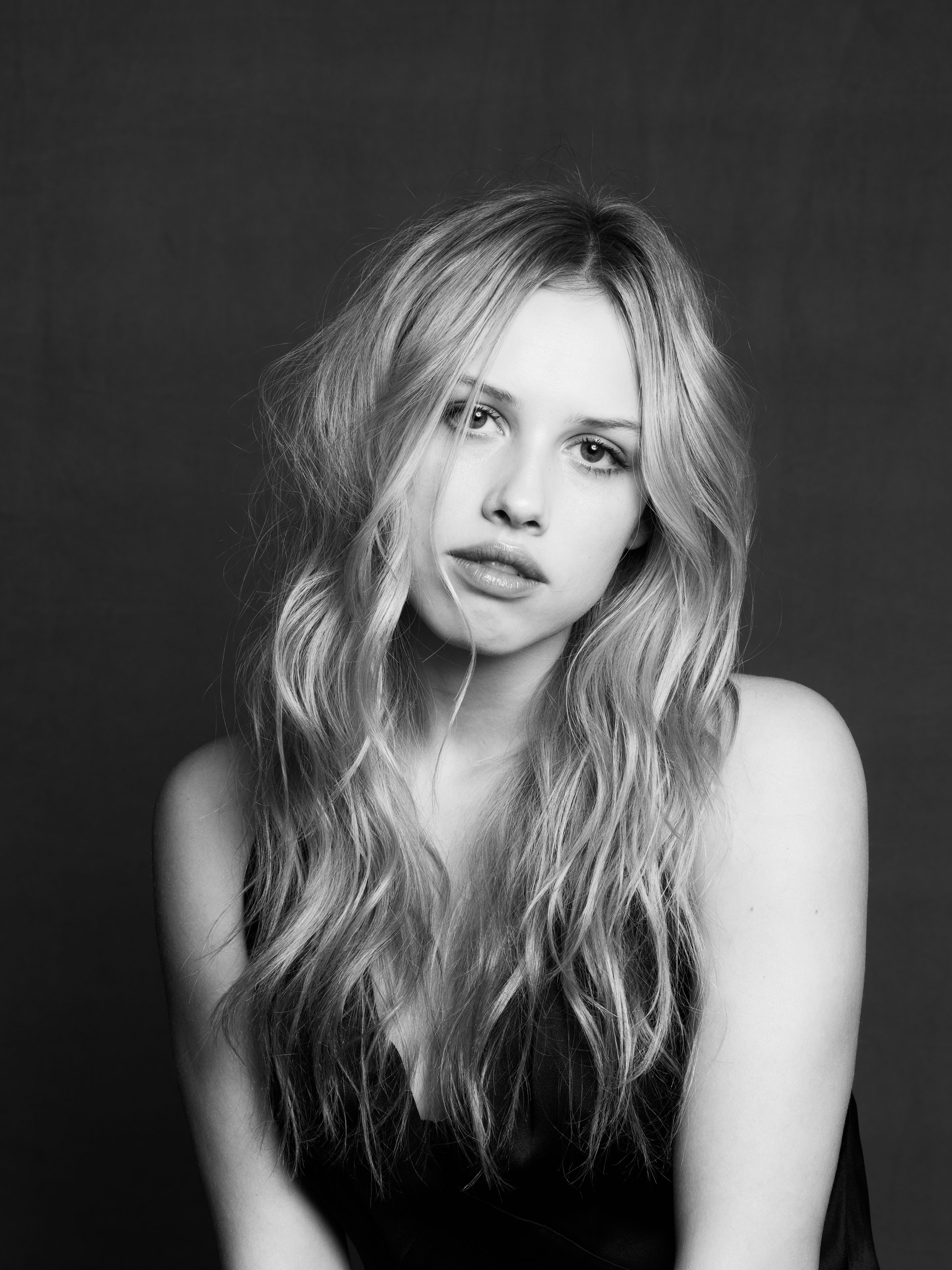actor Gracie Dzienny large photo