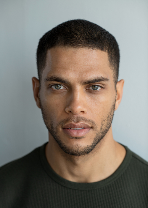 actor Isha Blaaker large photo