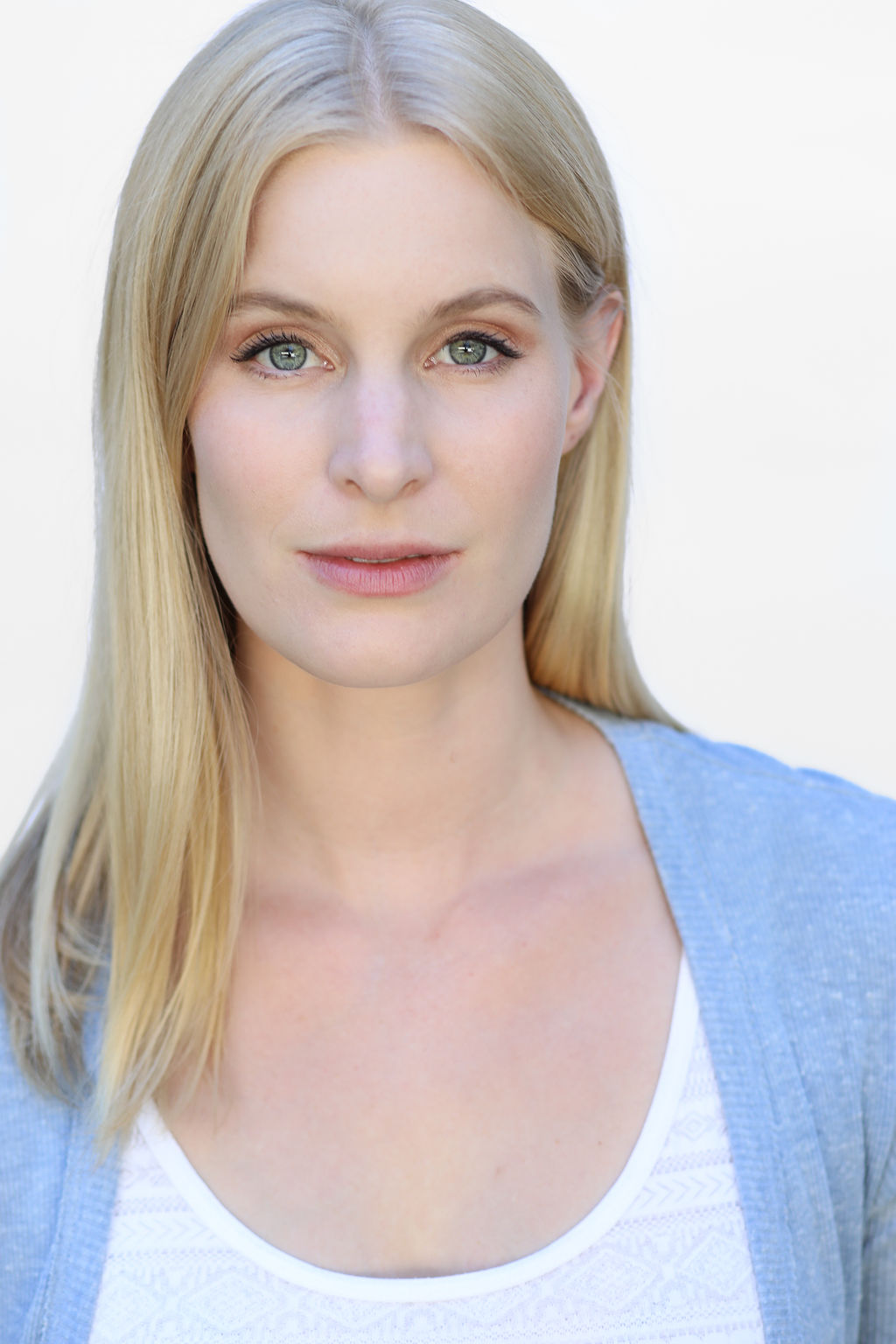 actor Sarah Navratil large photo