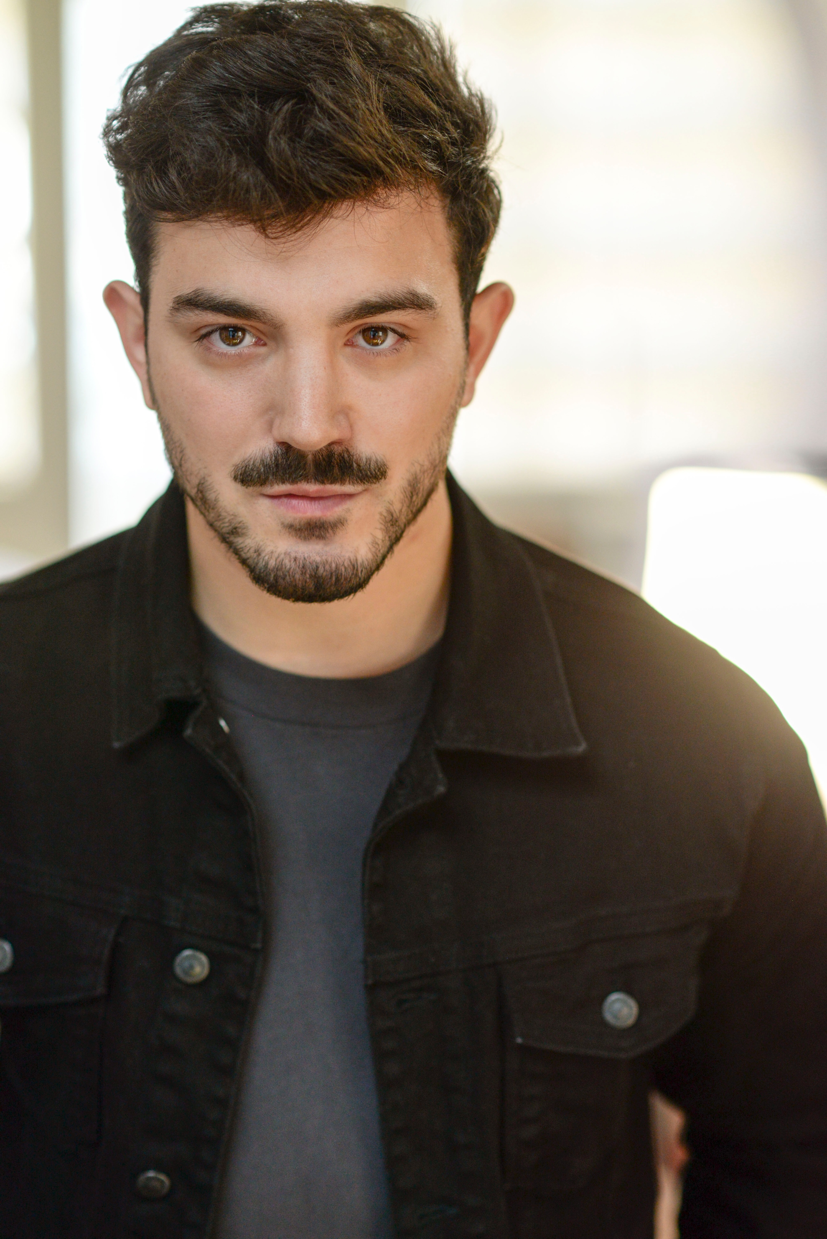 actor Edgar Damatian large photo