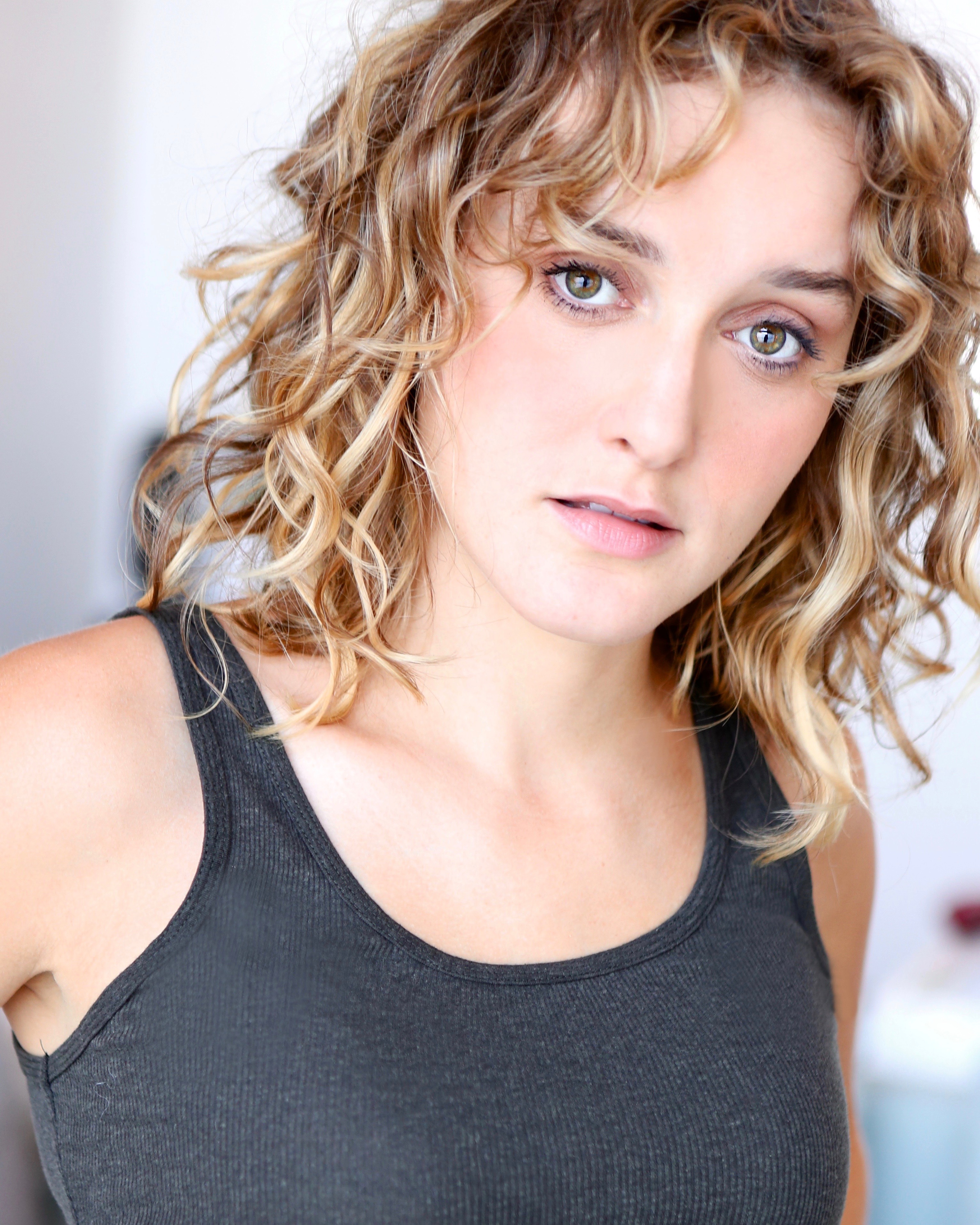 actor Michelle DeShon large photo