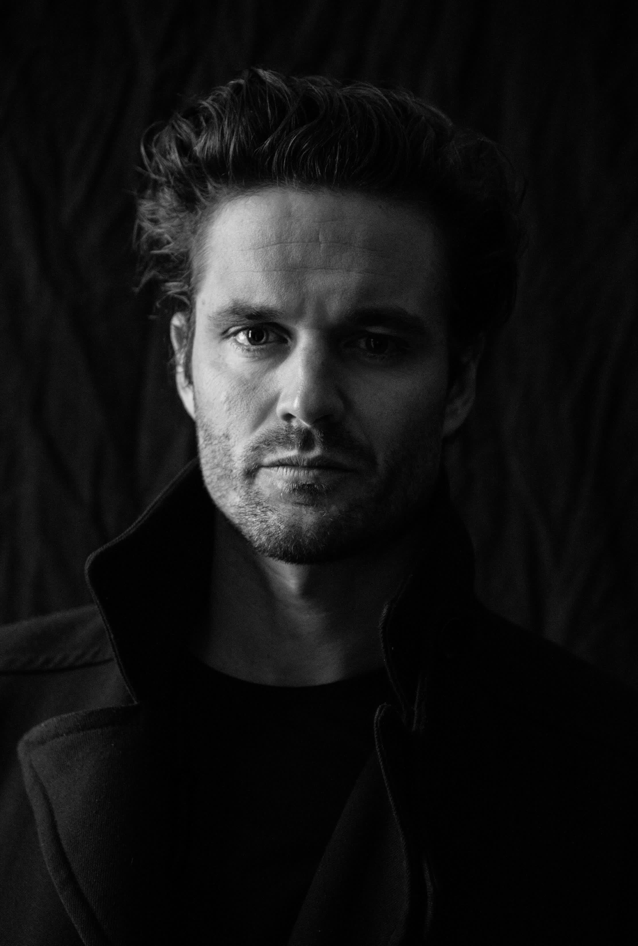 actor Tim Fellingham large photo