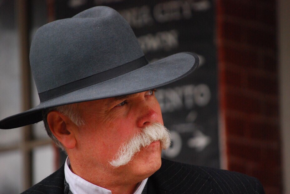 actor Lawrence Ford large photo