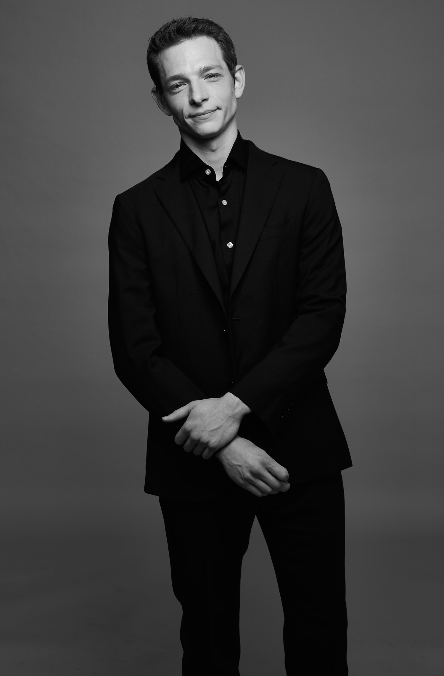 actor Mike Faist large photo