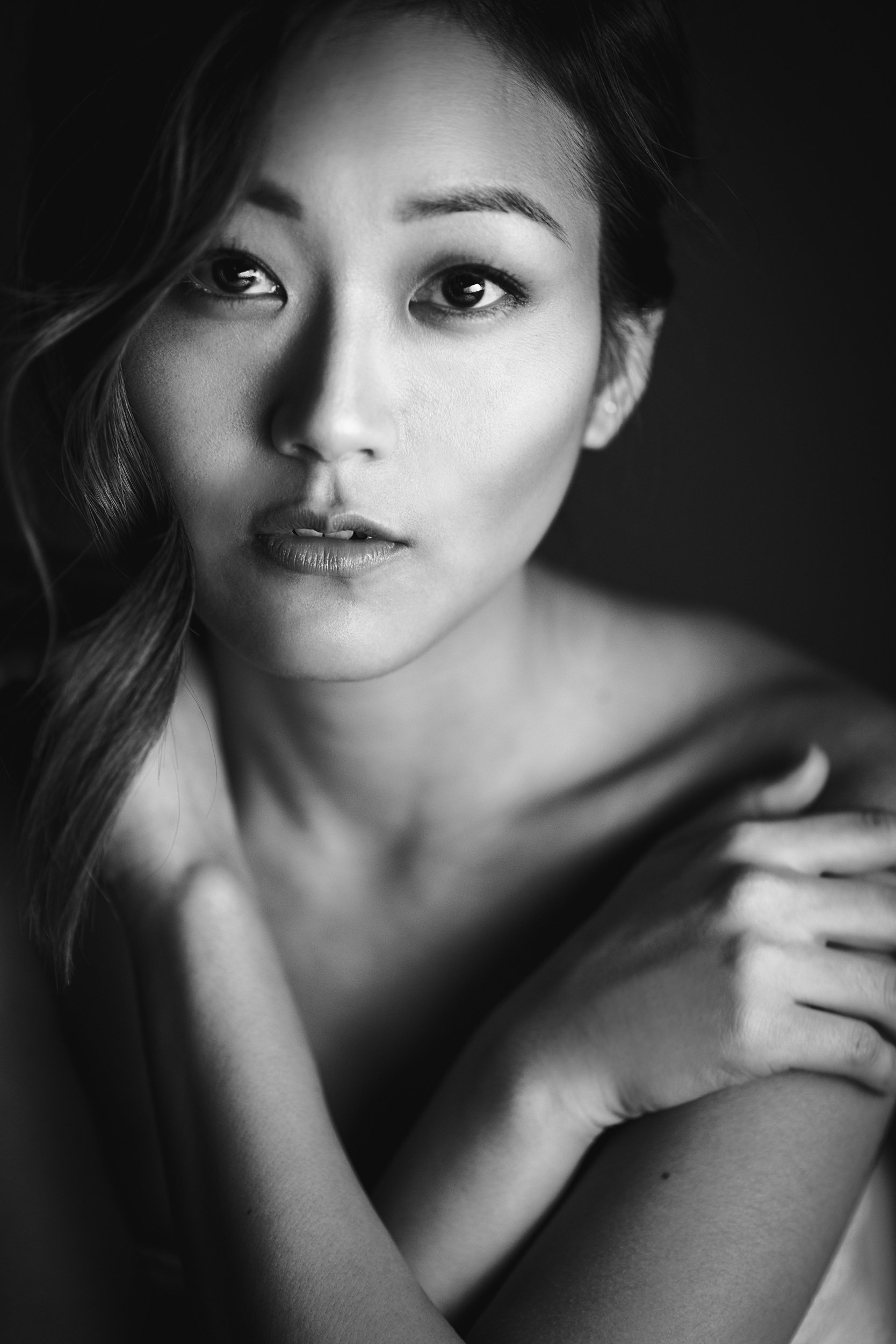 actor Karen Fukuhara large photo