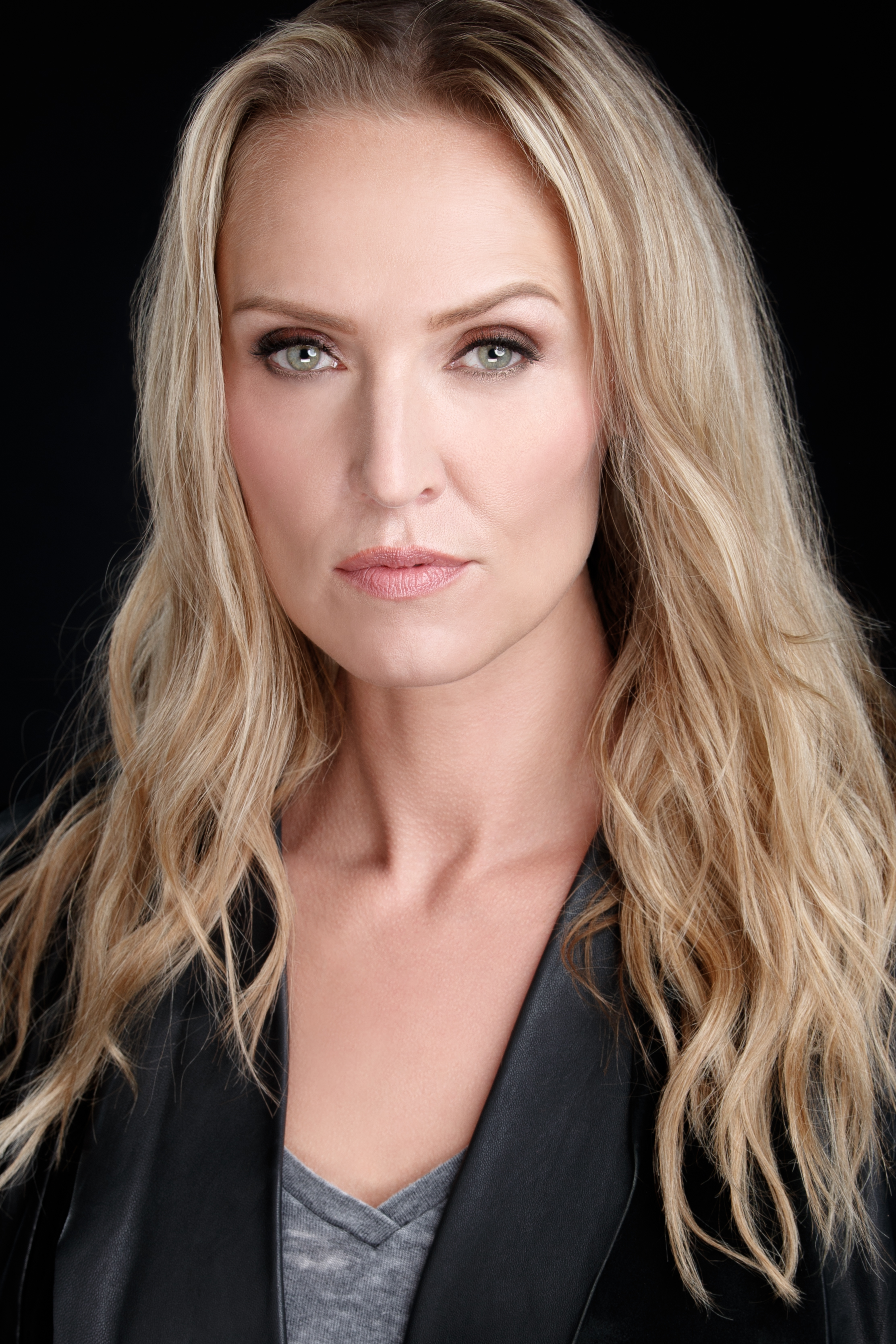 actor Claire Smithies large photo