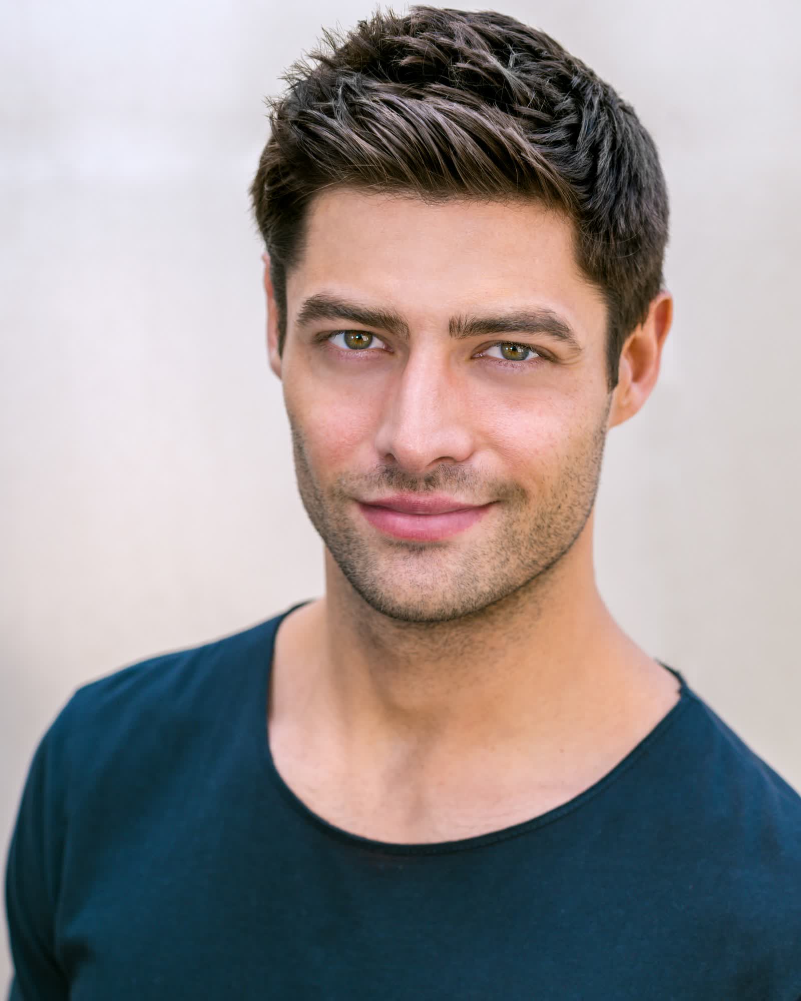 actor Andrew Rogers large photo