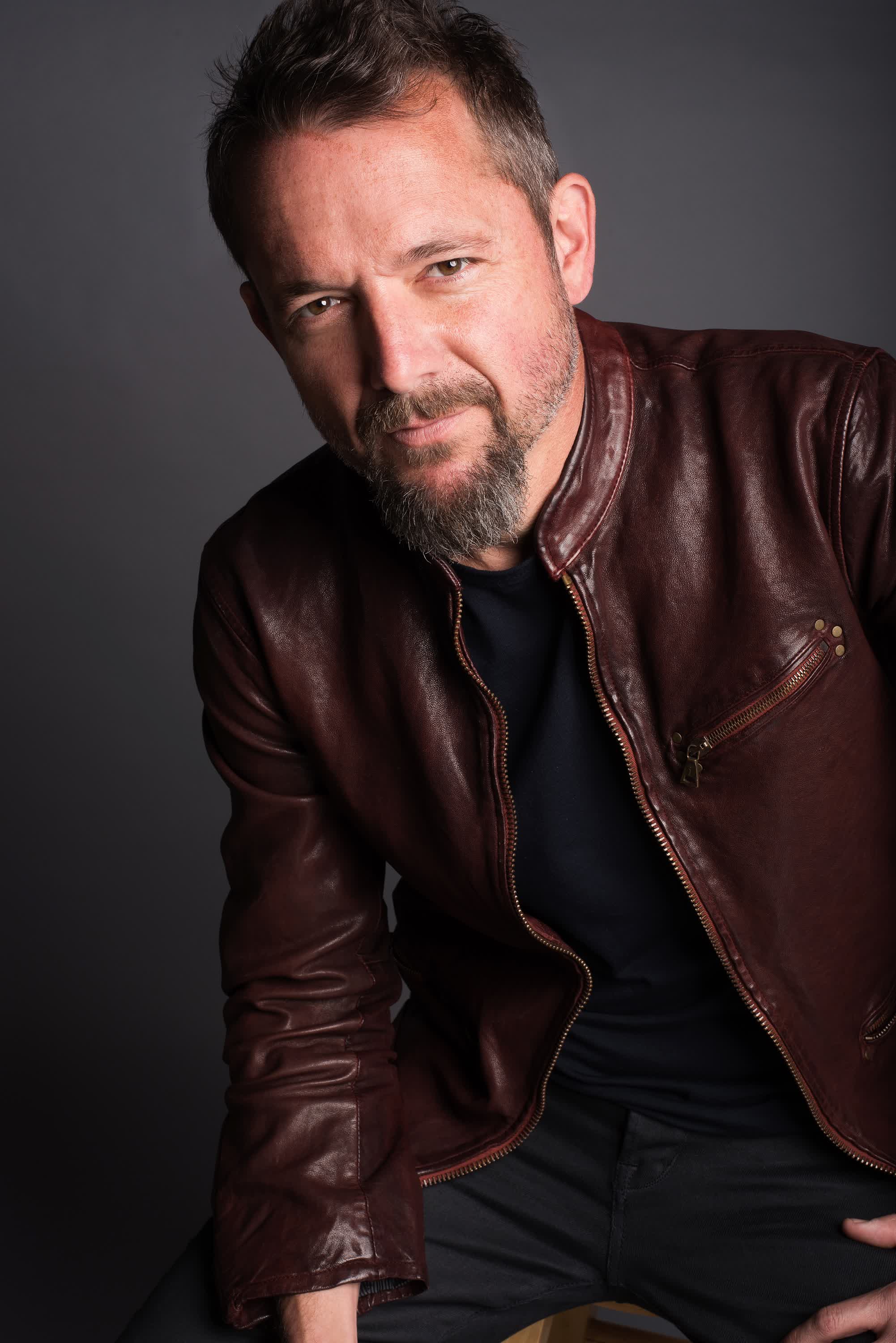 actor Mike McColl large photo