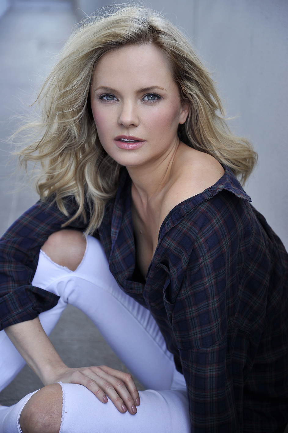 actor Emma Cam large photo